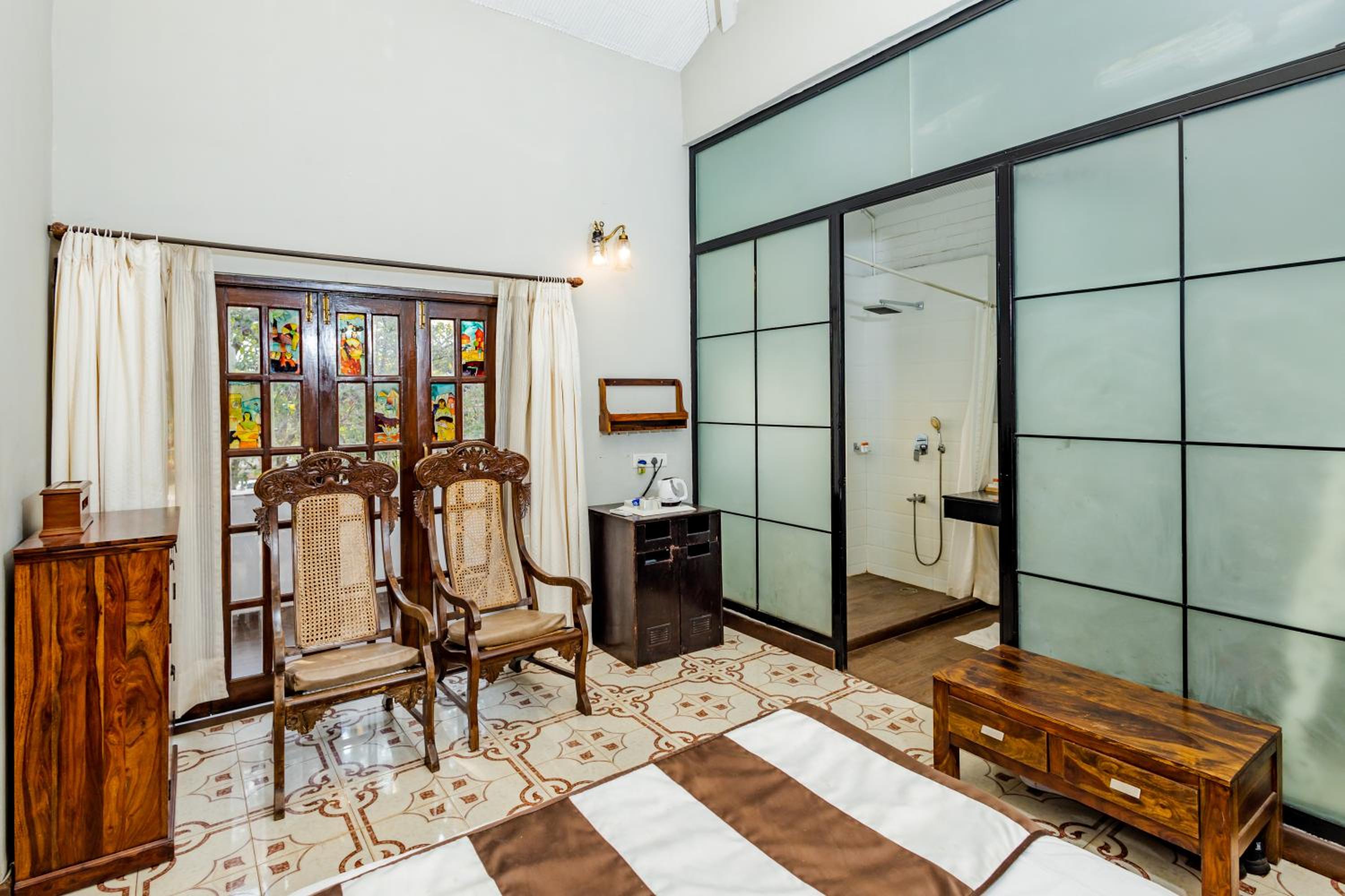 Luxury Suite - Photo 6