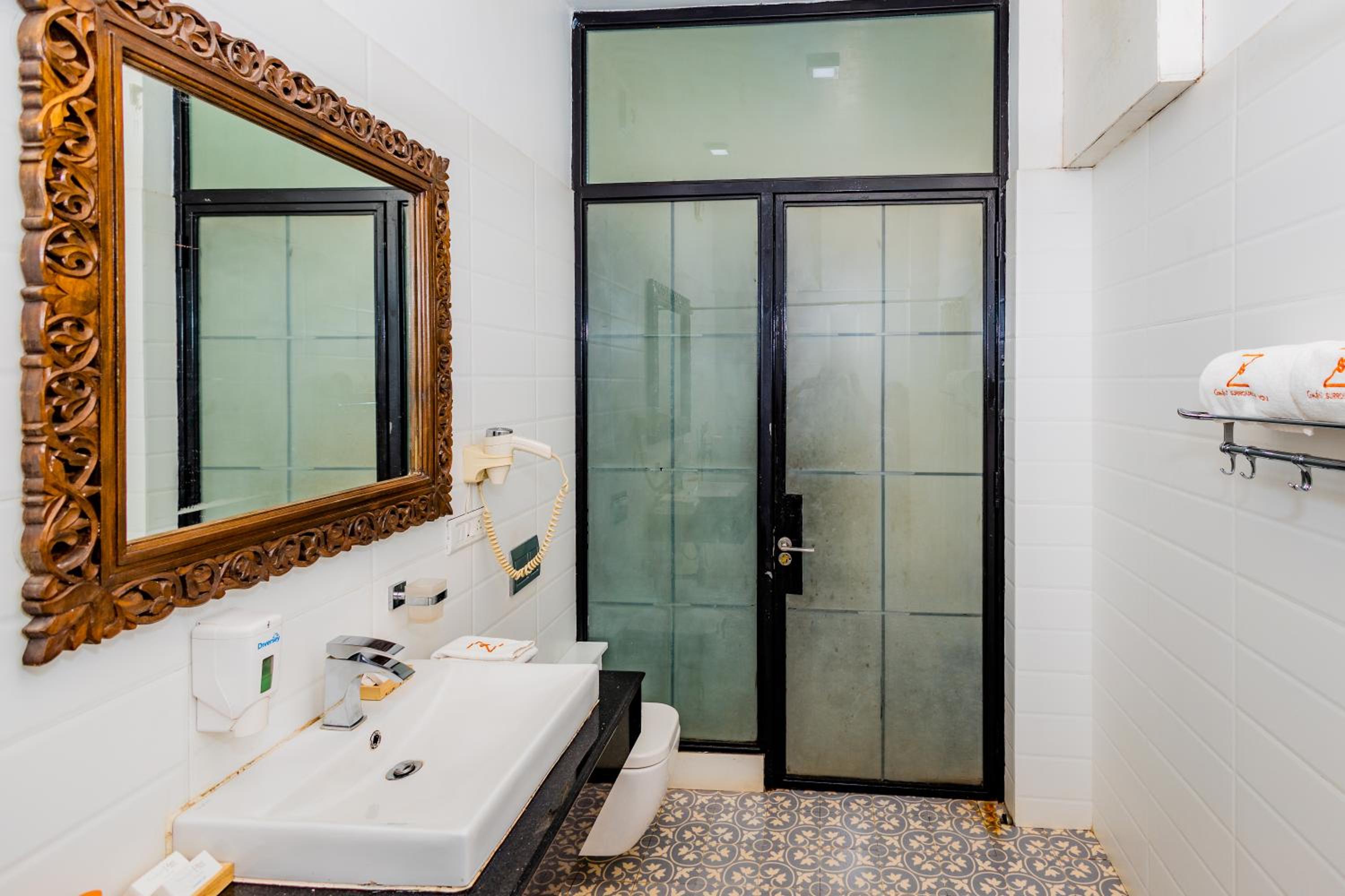 Luxury Suite - Photo 3