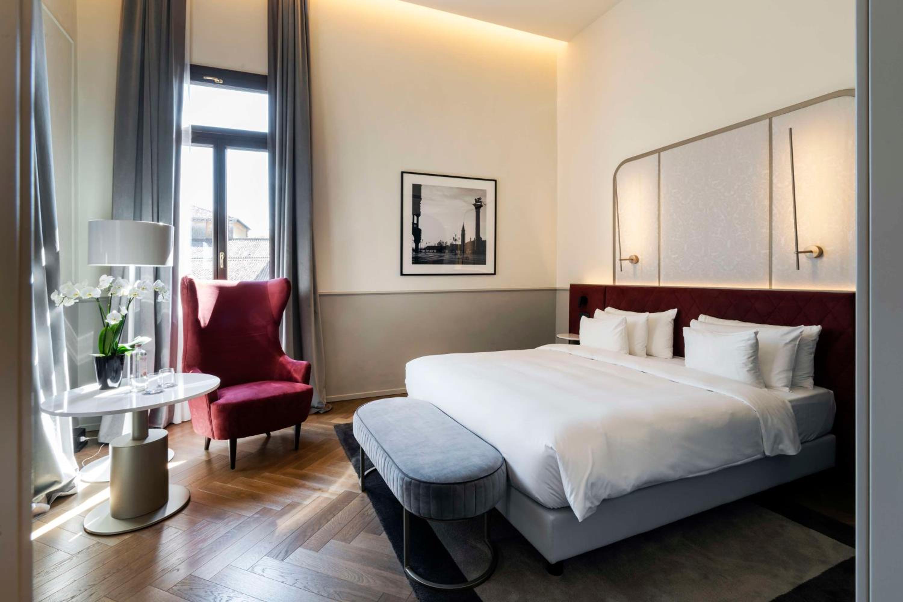 Collection Premium Room with Canal View