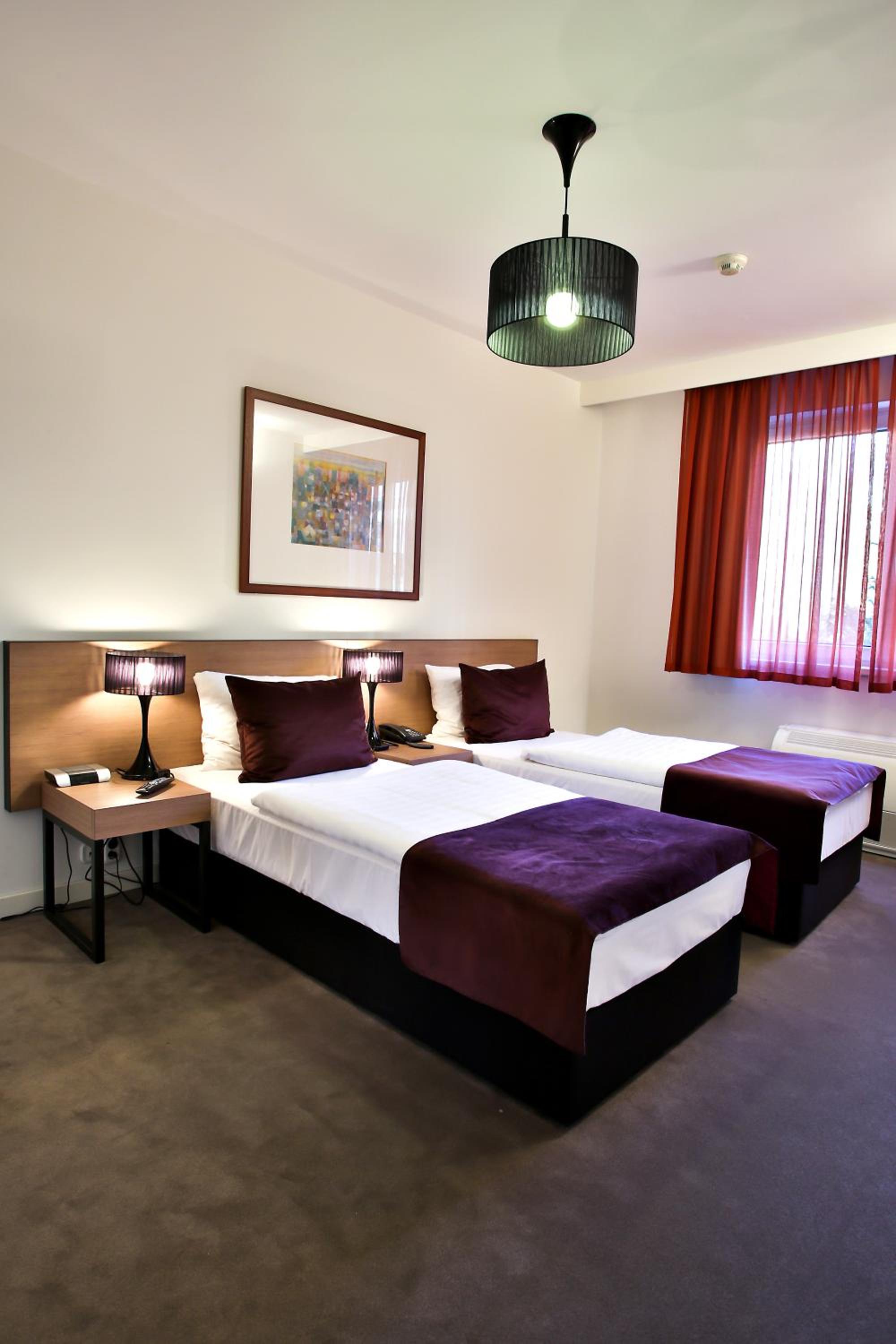 One-Bedroom Apartment thumbnail 5