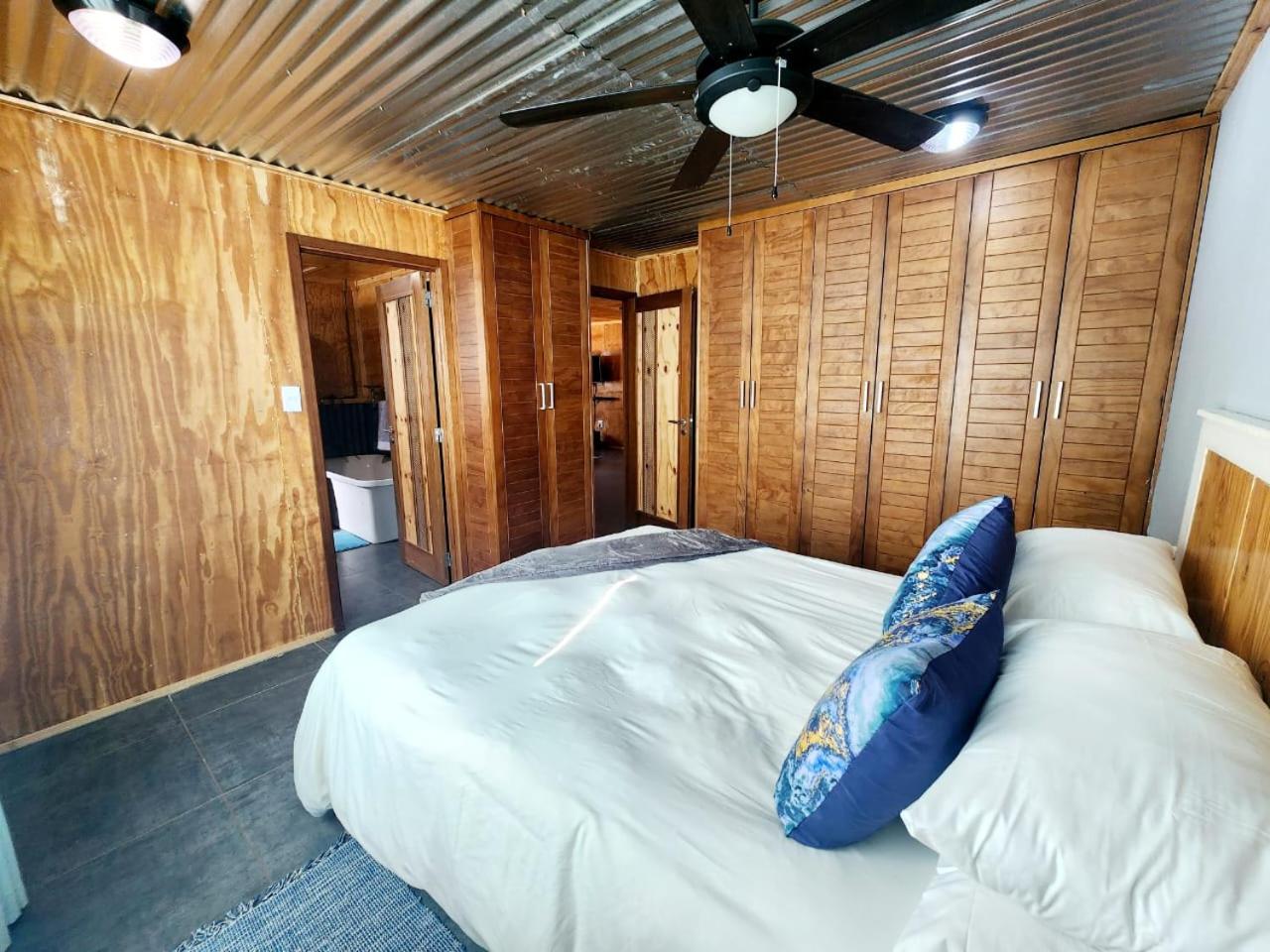 Deluxe Family Suite photo 1