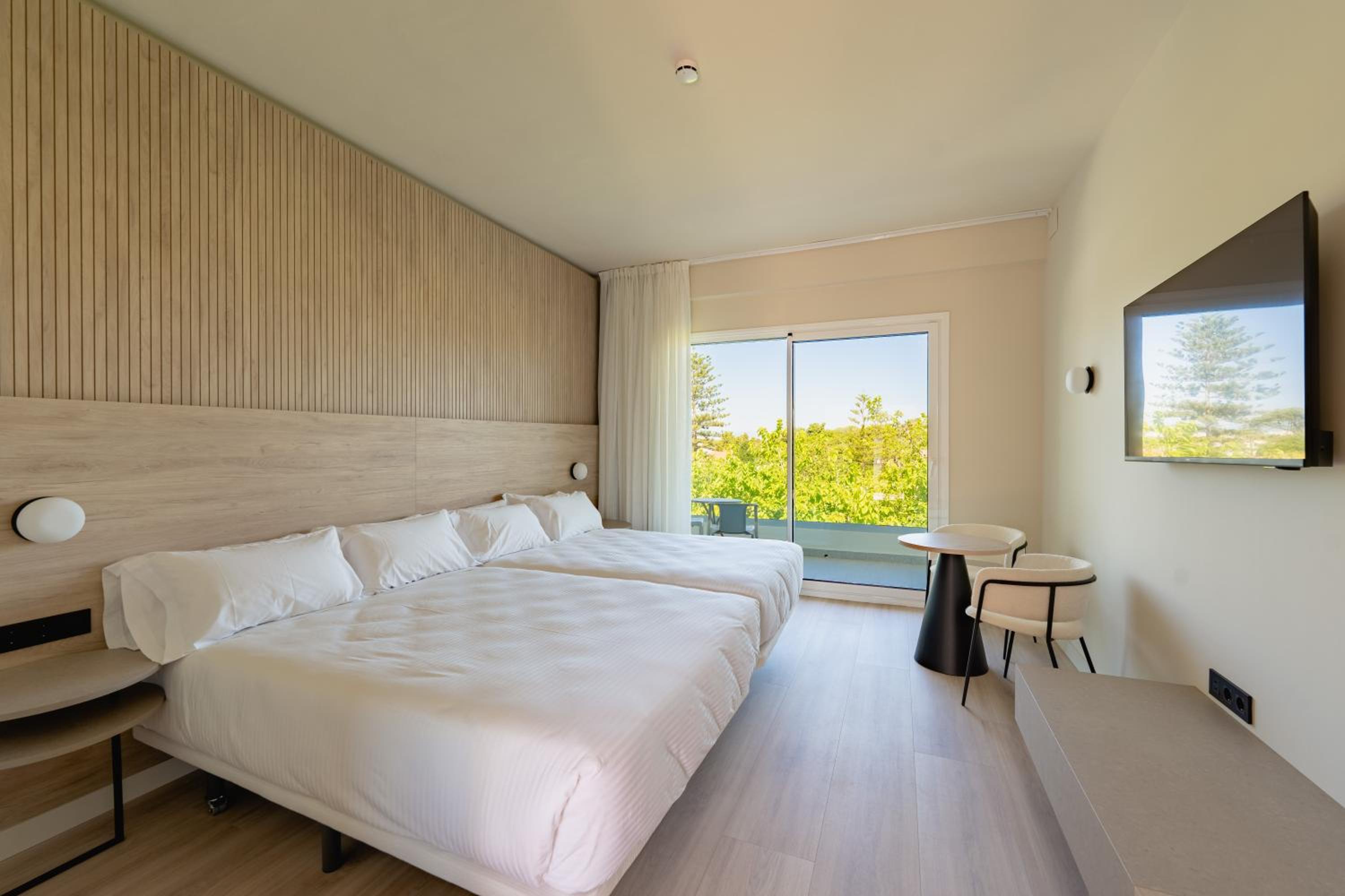 Supreme Room (2 Adults) - Photo 6