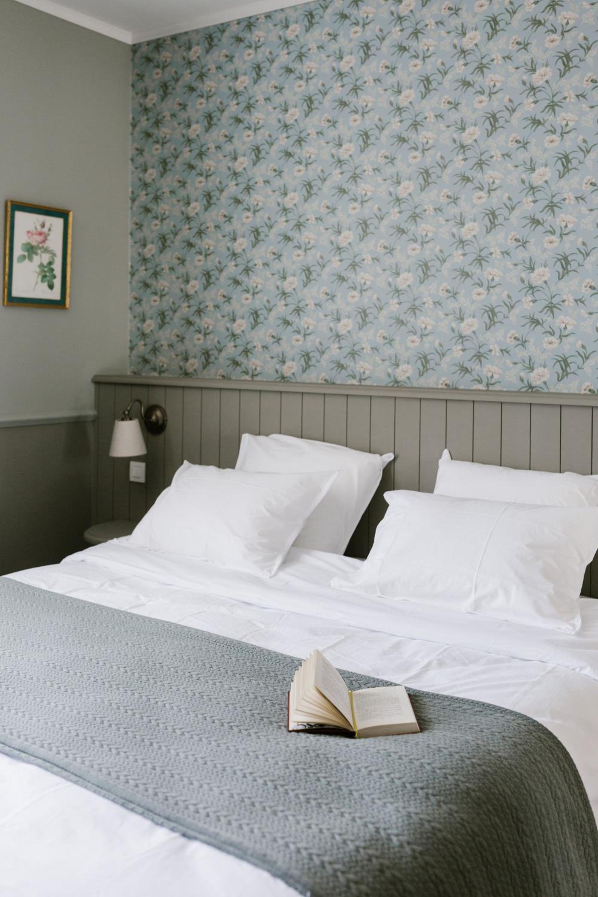 Deluxe Double Room with Bath photo 1