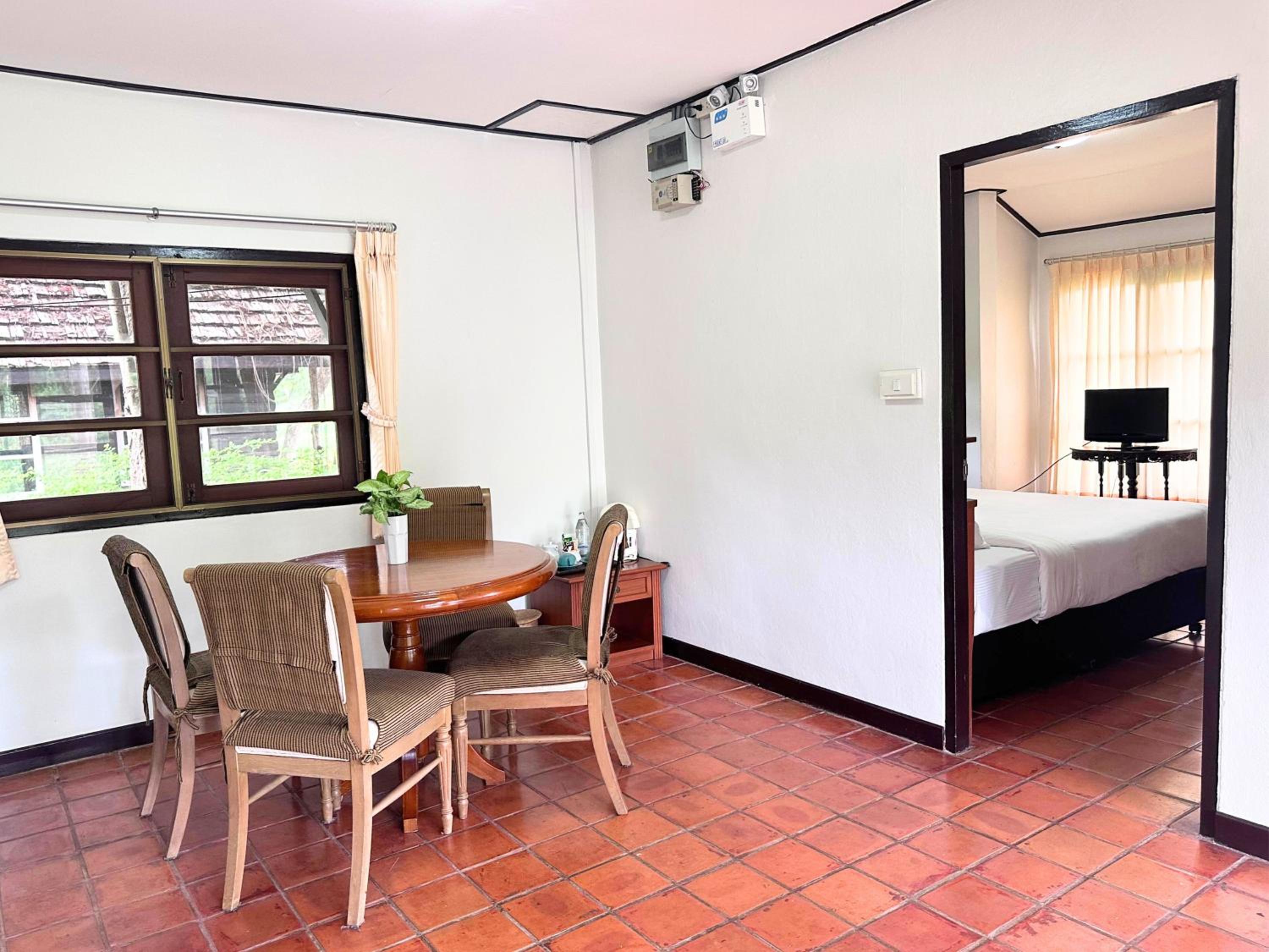 Superior Suite - Photo 5