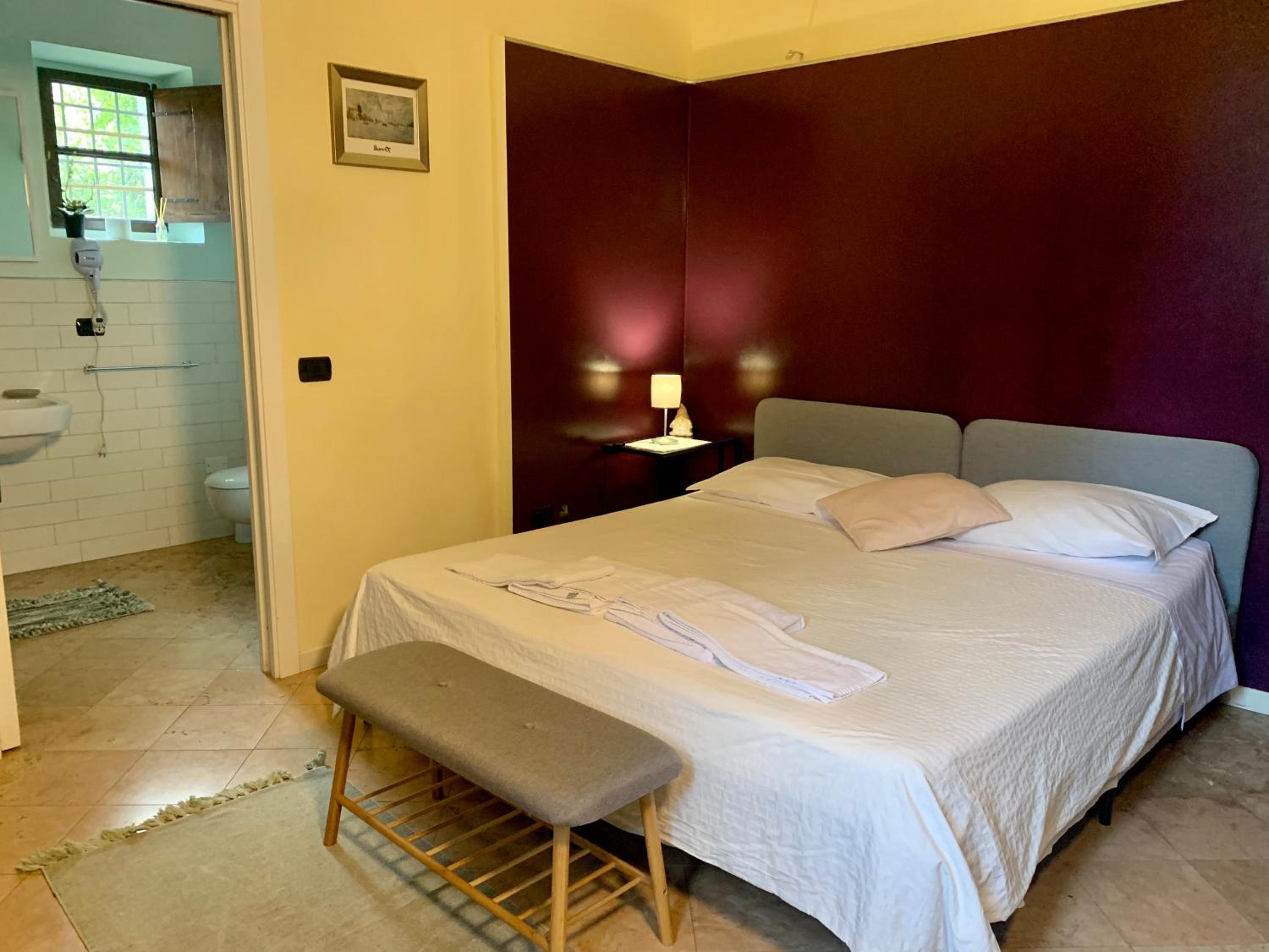 Small Double Room photo 1
