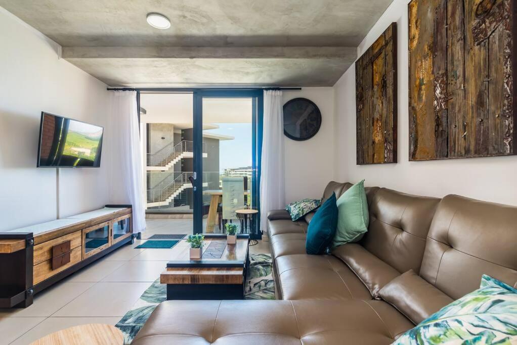 Apartment photo 2