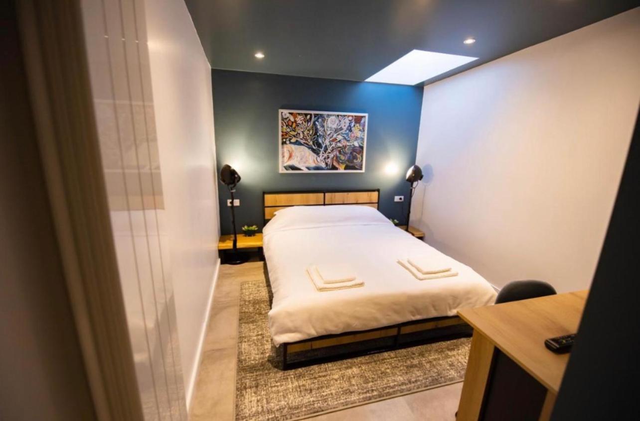 Small Double Room photo 1