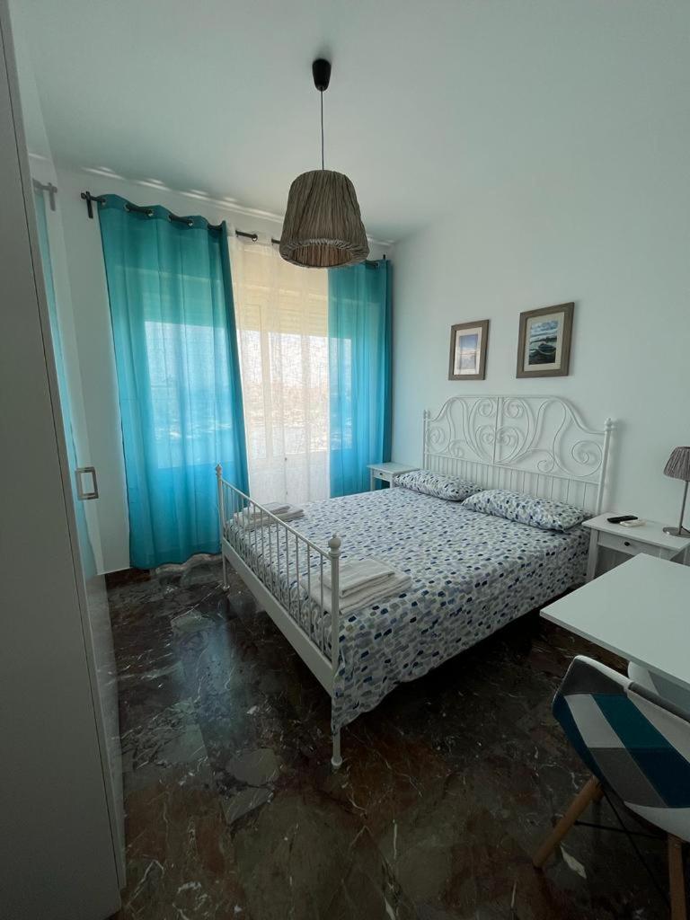 Deluxe Double Room with Sea View - Photo 4
