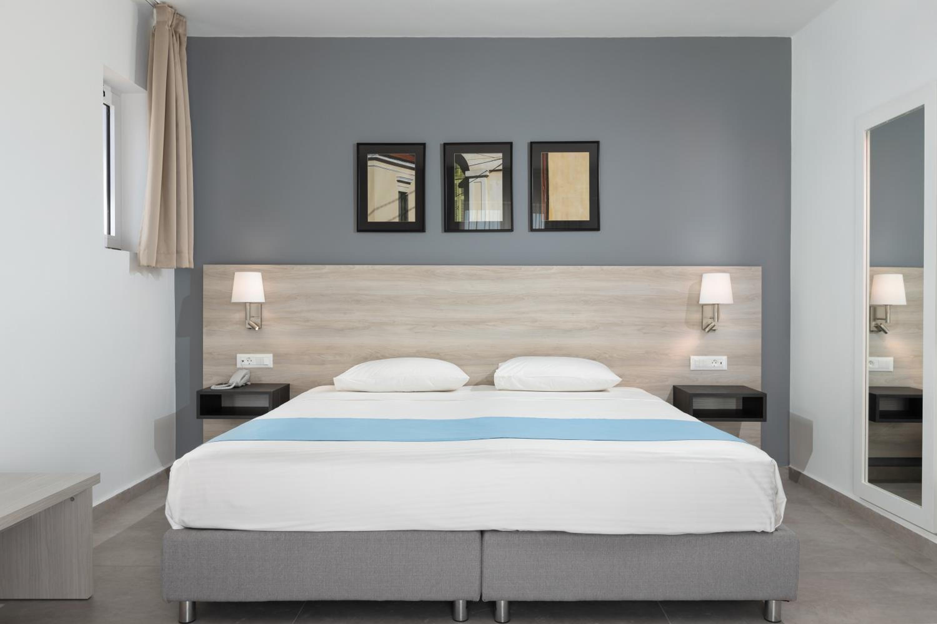 Double or Twin Room - Photo 5