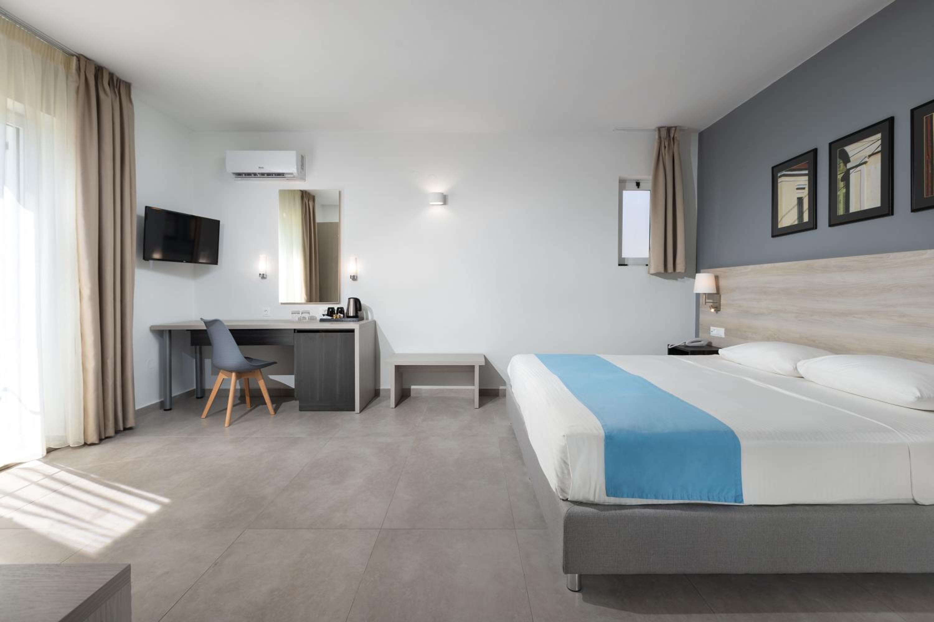 Double or Twin Room - Photo 6
