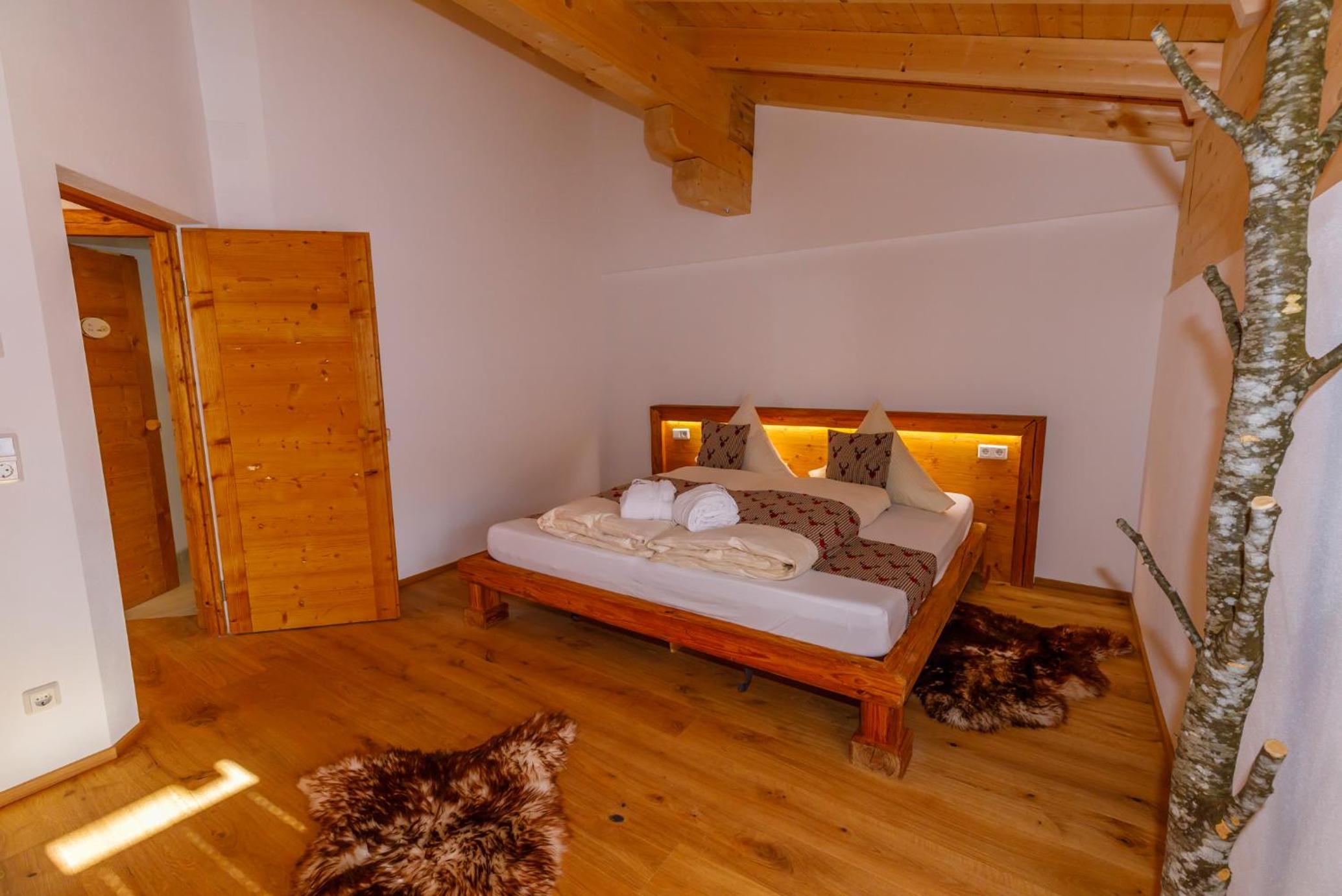 Three-Bedroom House photo 3