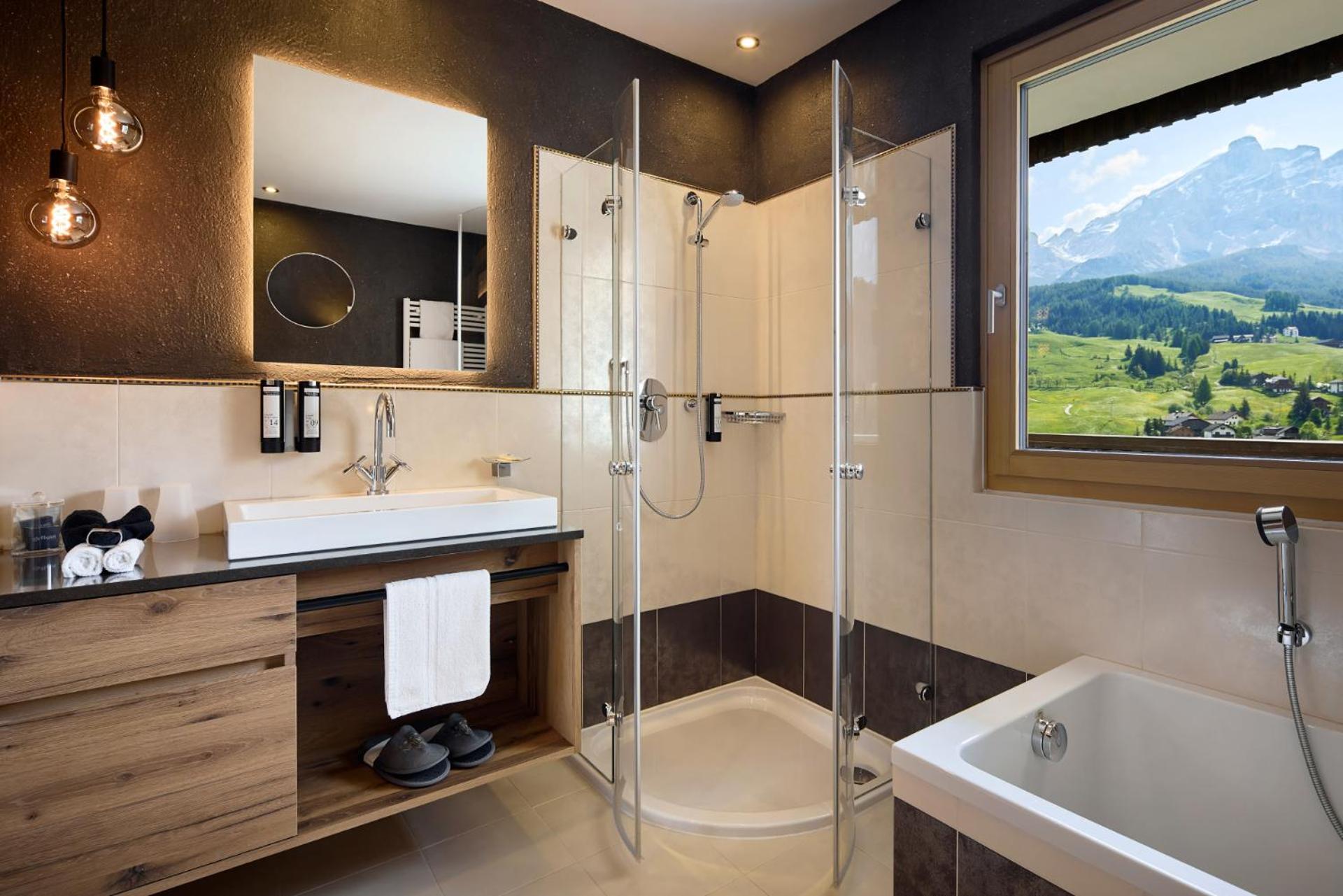 Executive Suite - Photo 3