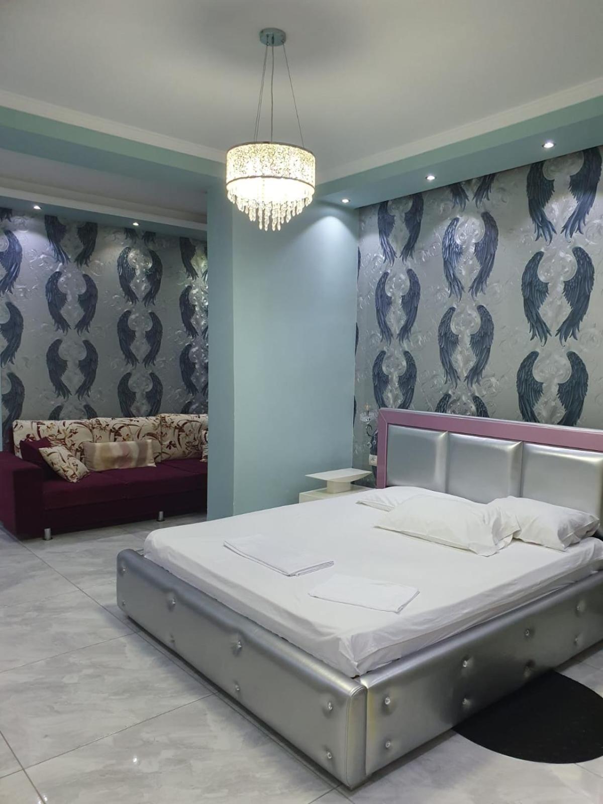 Deluxe Double Room (2 Adults + 1 Child)