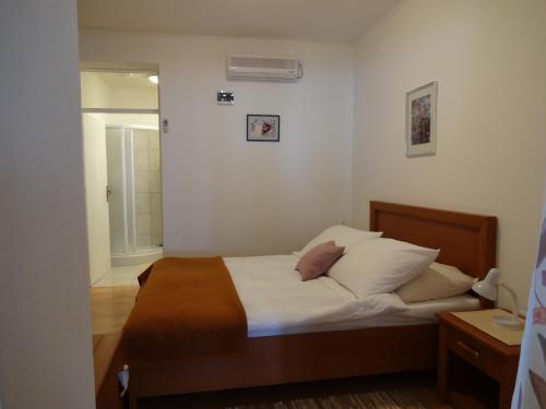 Studio Apartment with Terrace photo 1