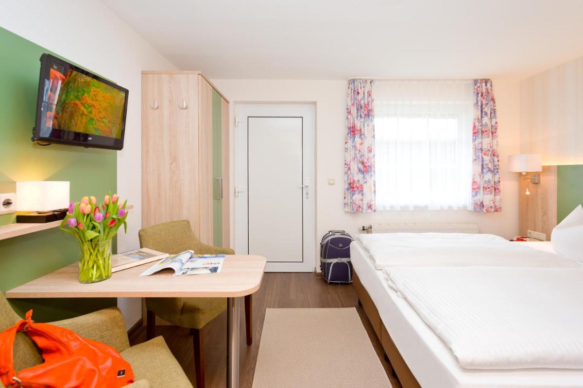 Standard Double Room photo 3