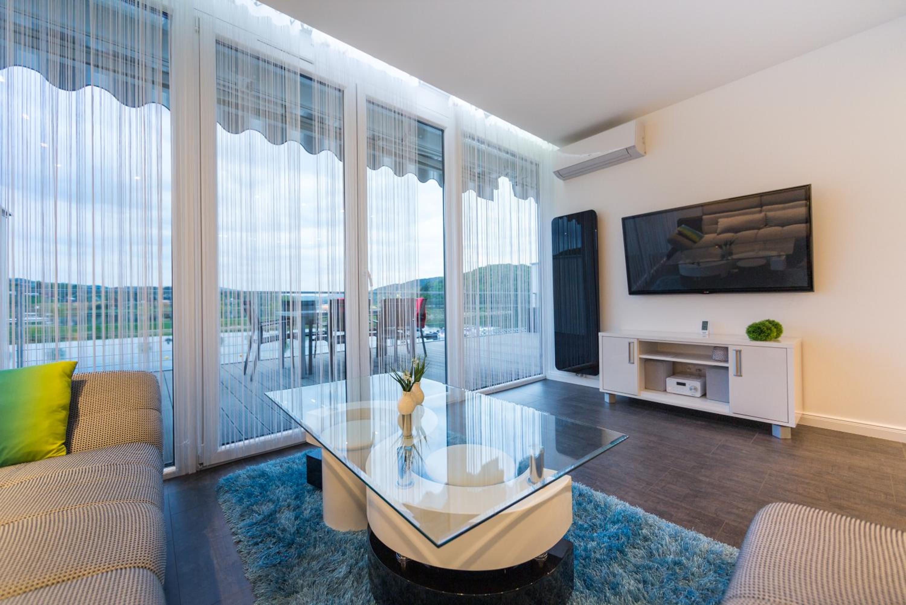 Superior Suite - Photo 15