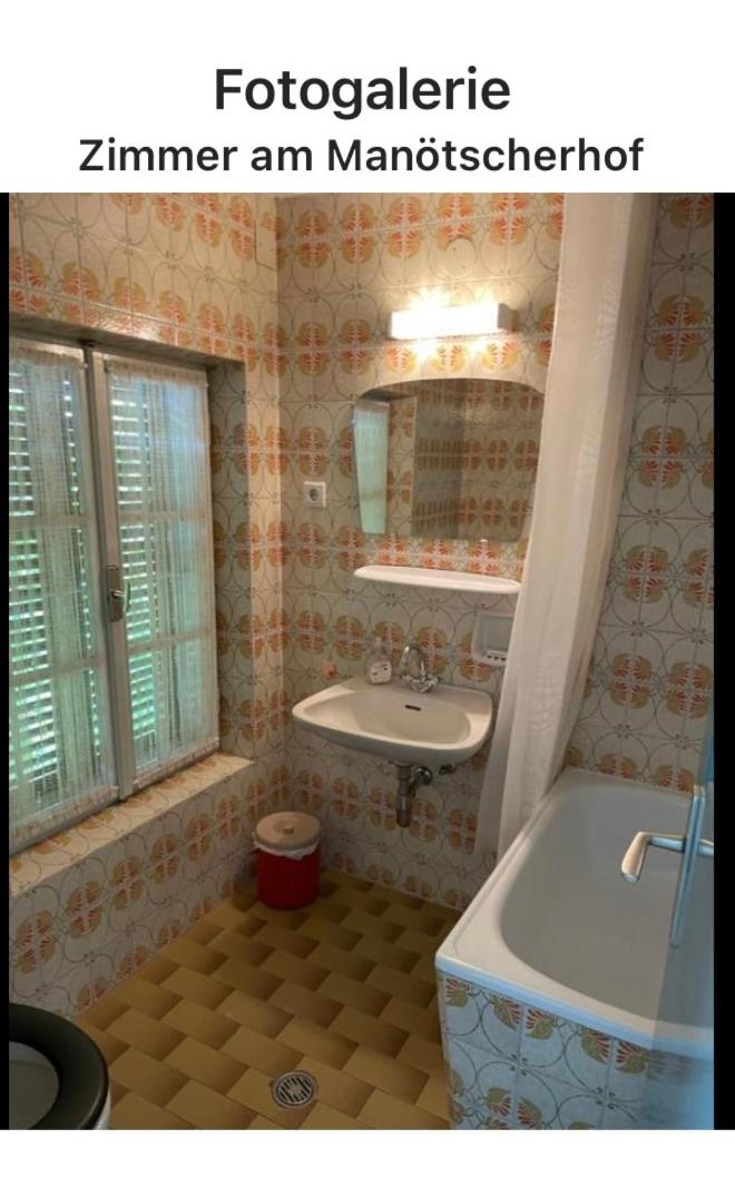 Double Room With Shared Bathroom photo 2