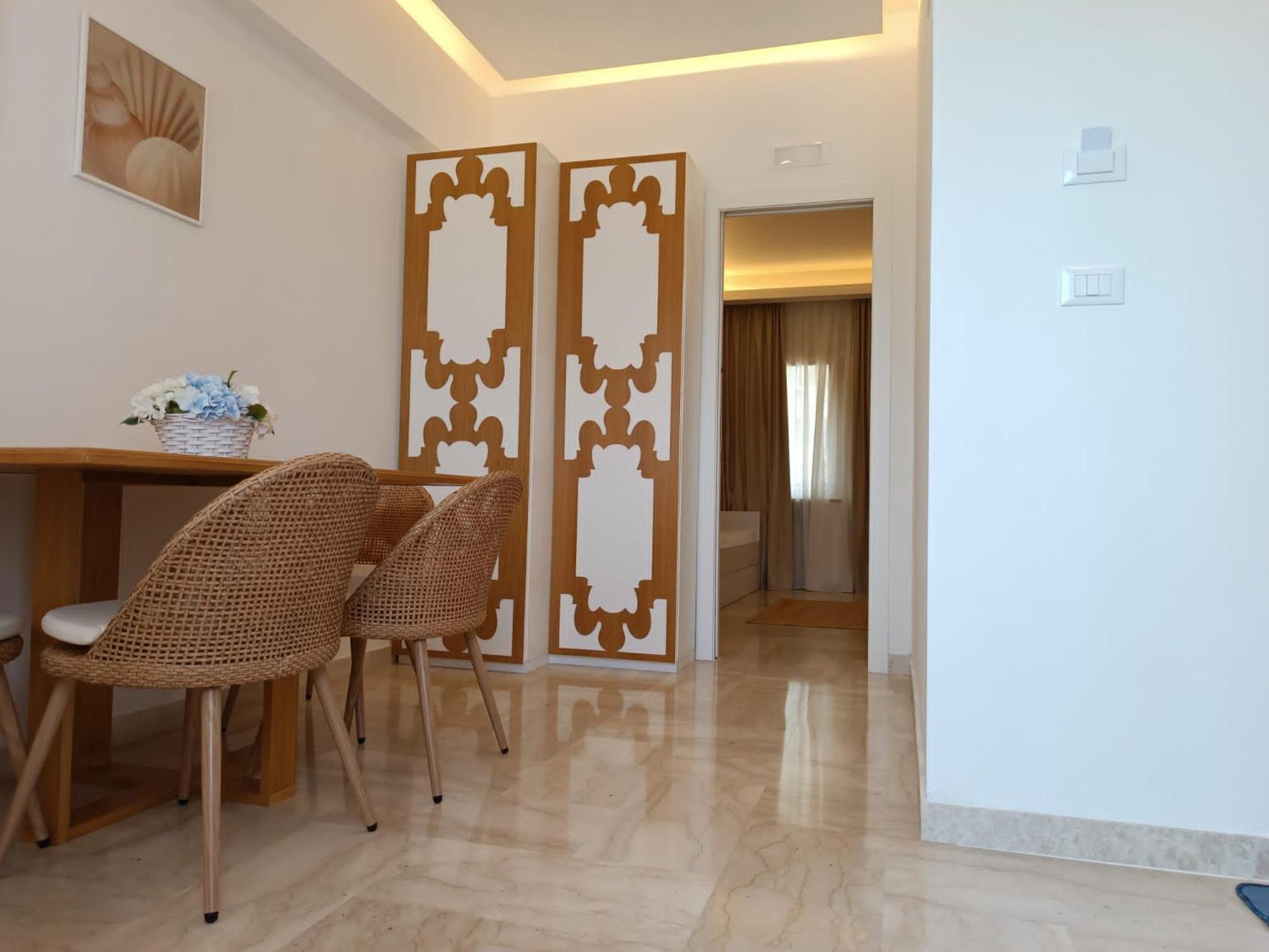 One-Bedroom Apartment - Photo 1