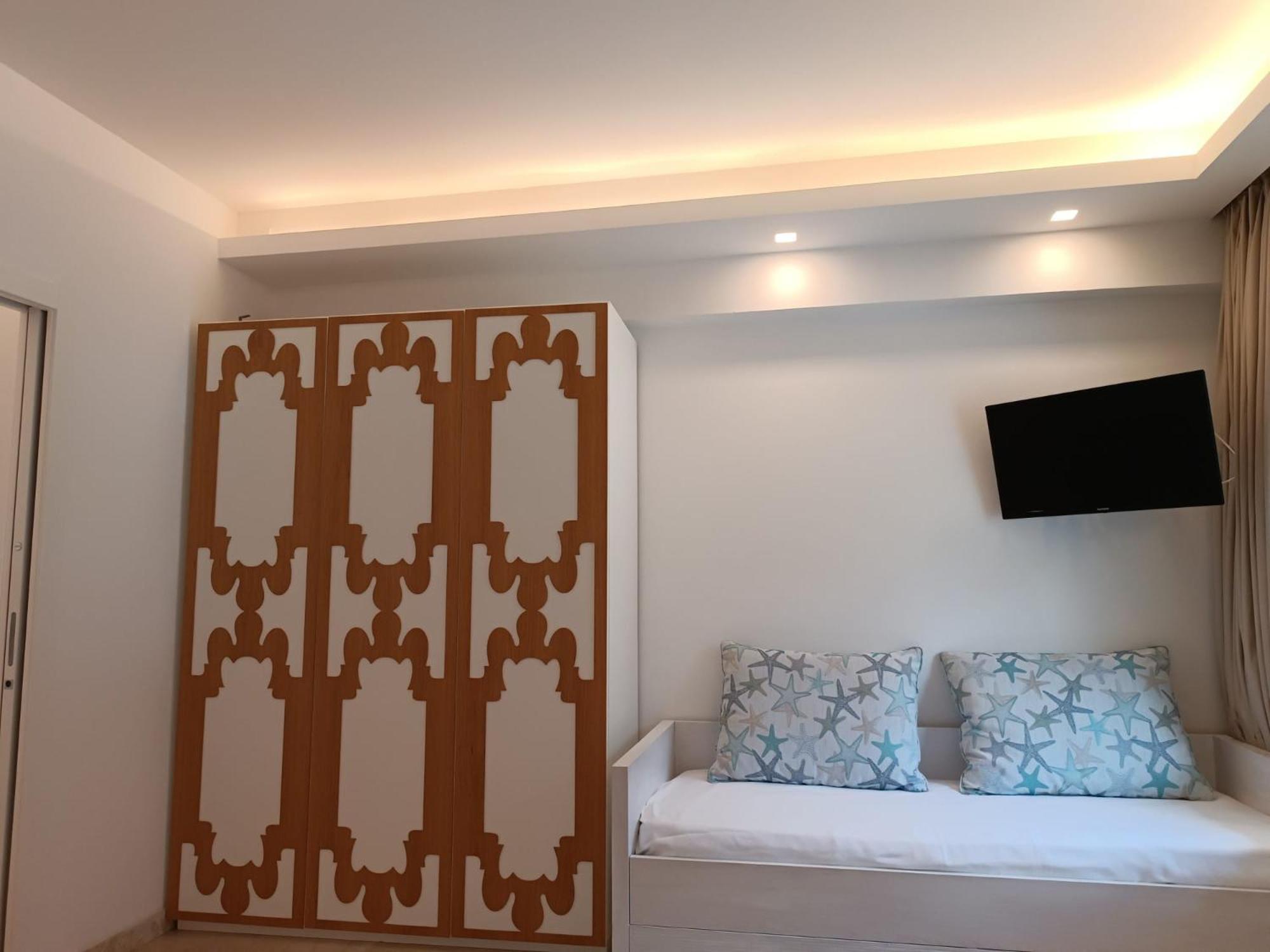 One-Bedroom Apartment - Photo 6