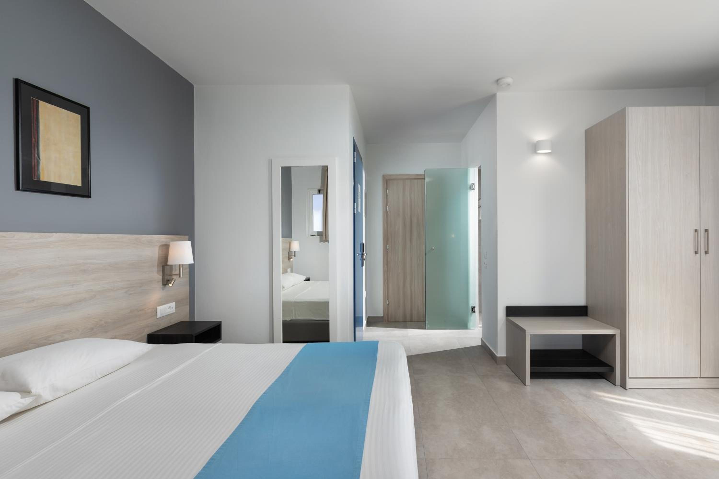 Double or Twin Room - Photo 1