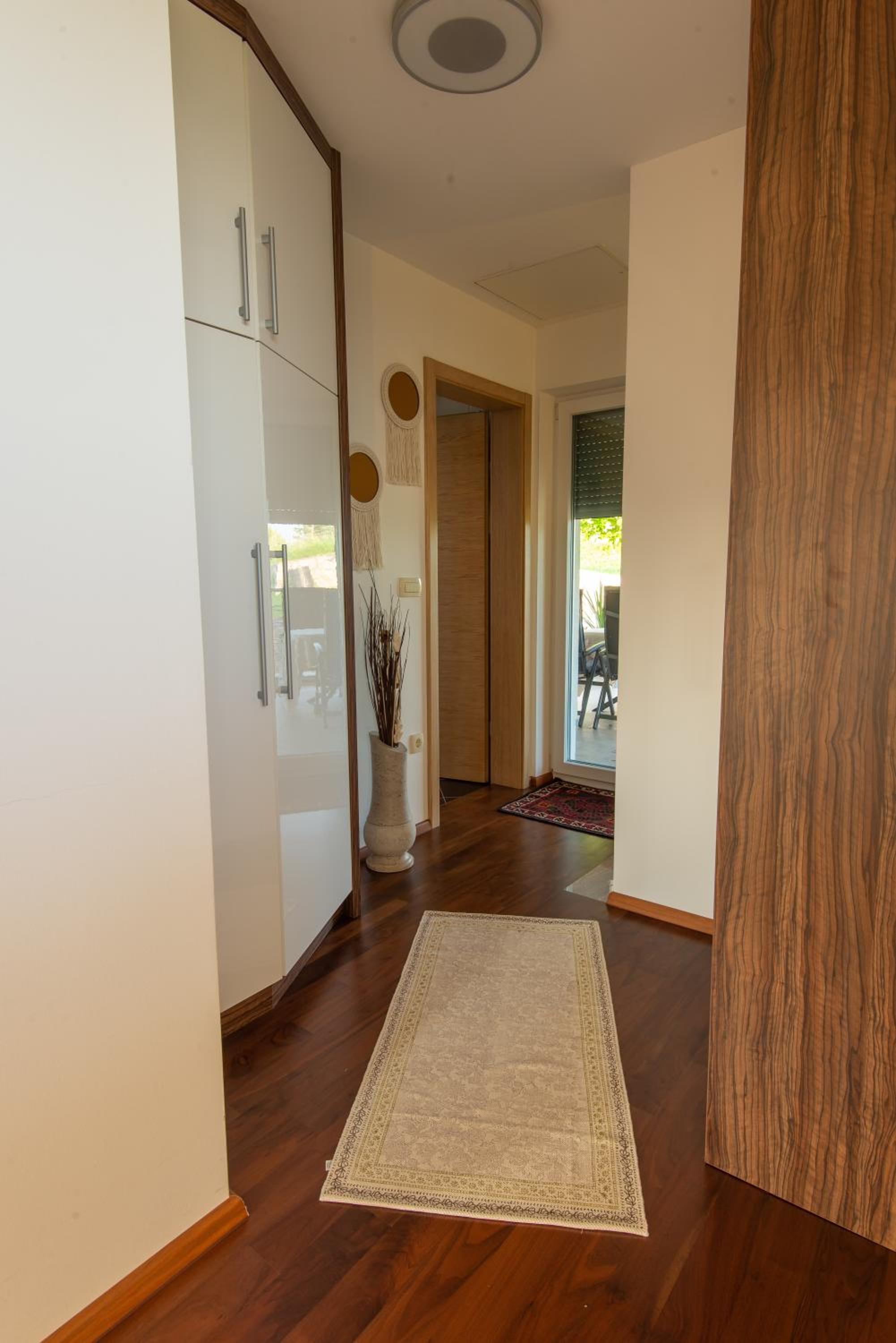 One-Bedroom House photo 1
