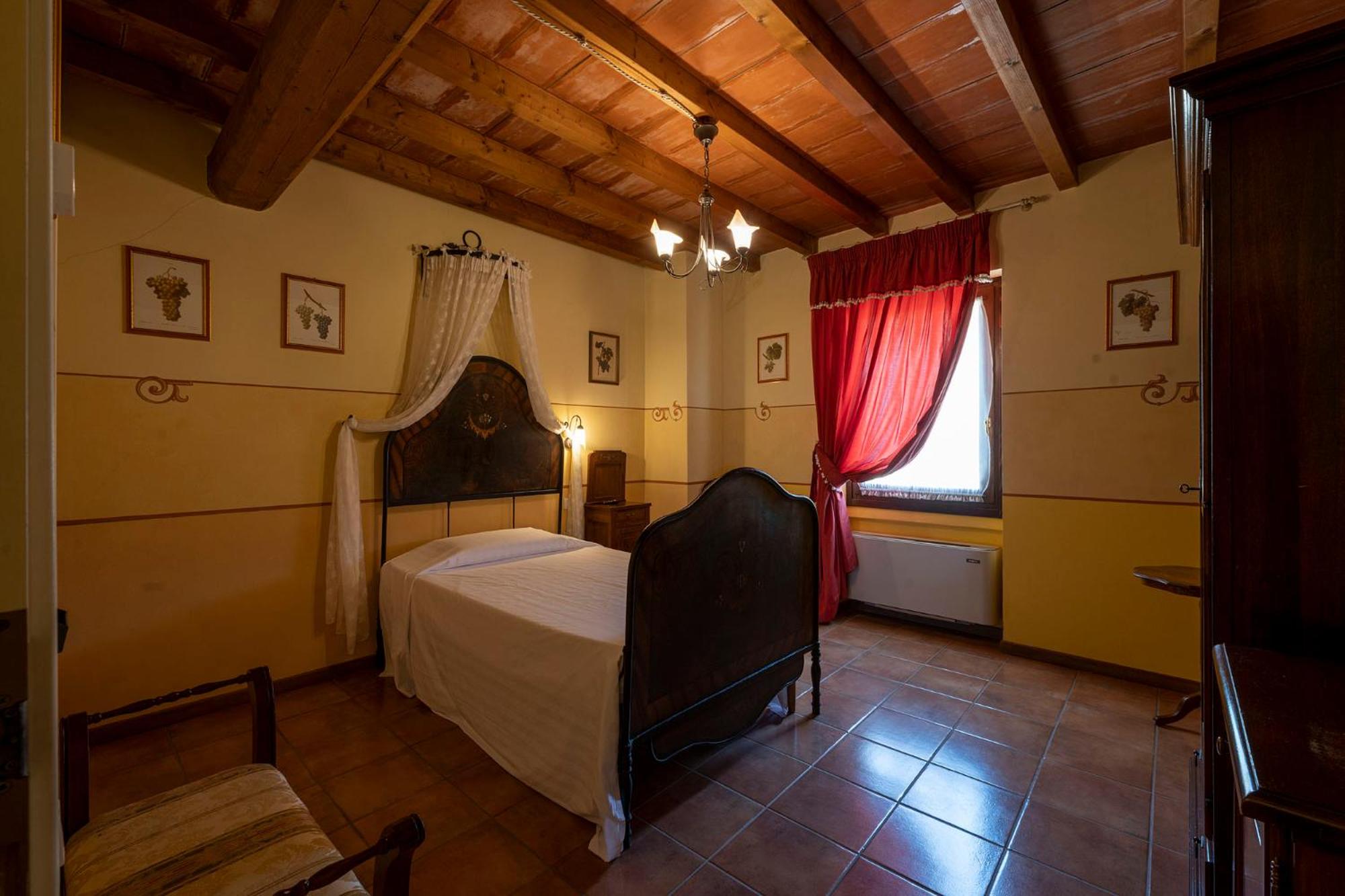 Single Room photo 1