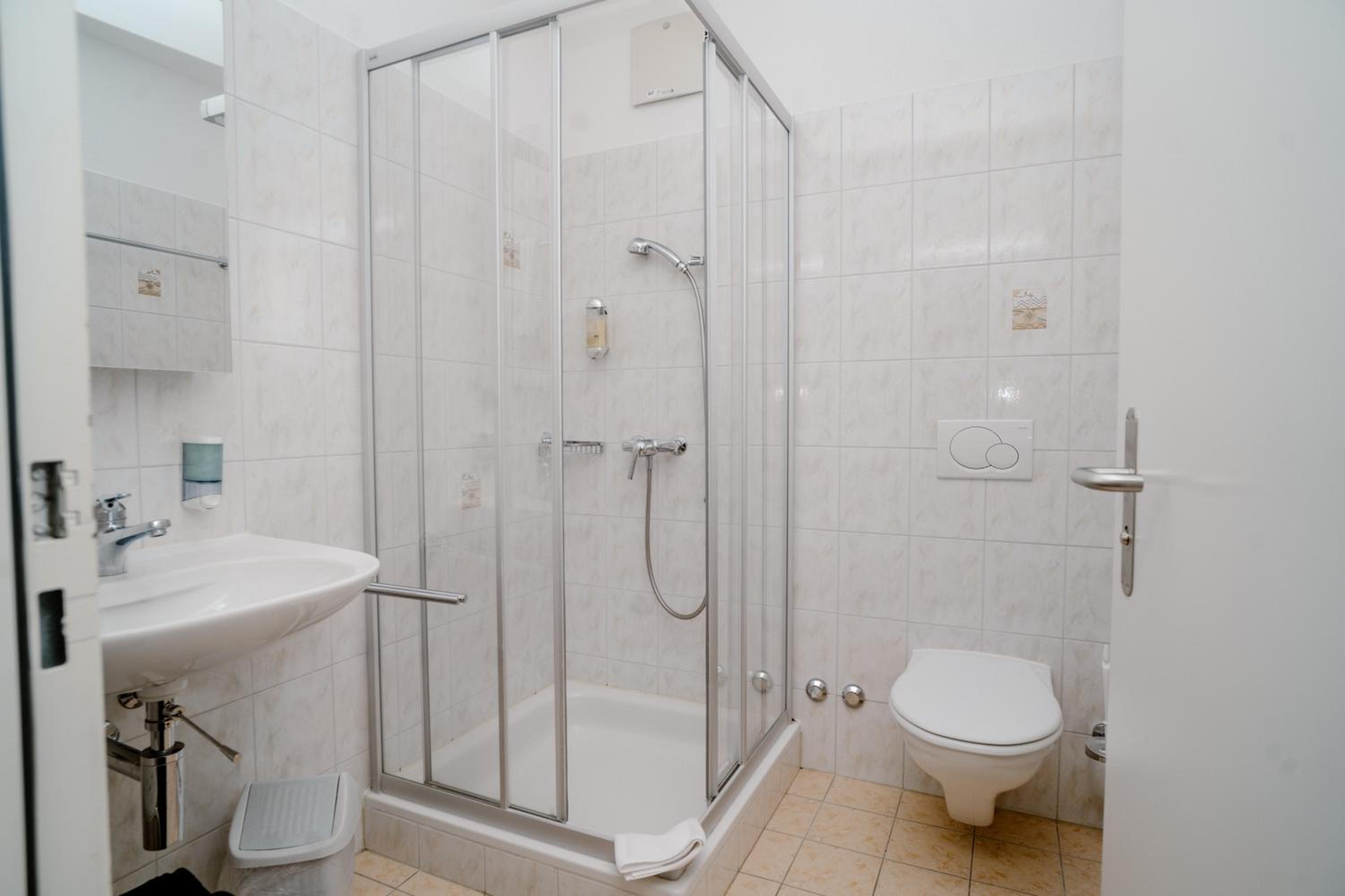 Two-Bedroom Apartment - Photo 2