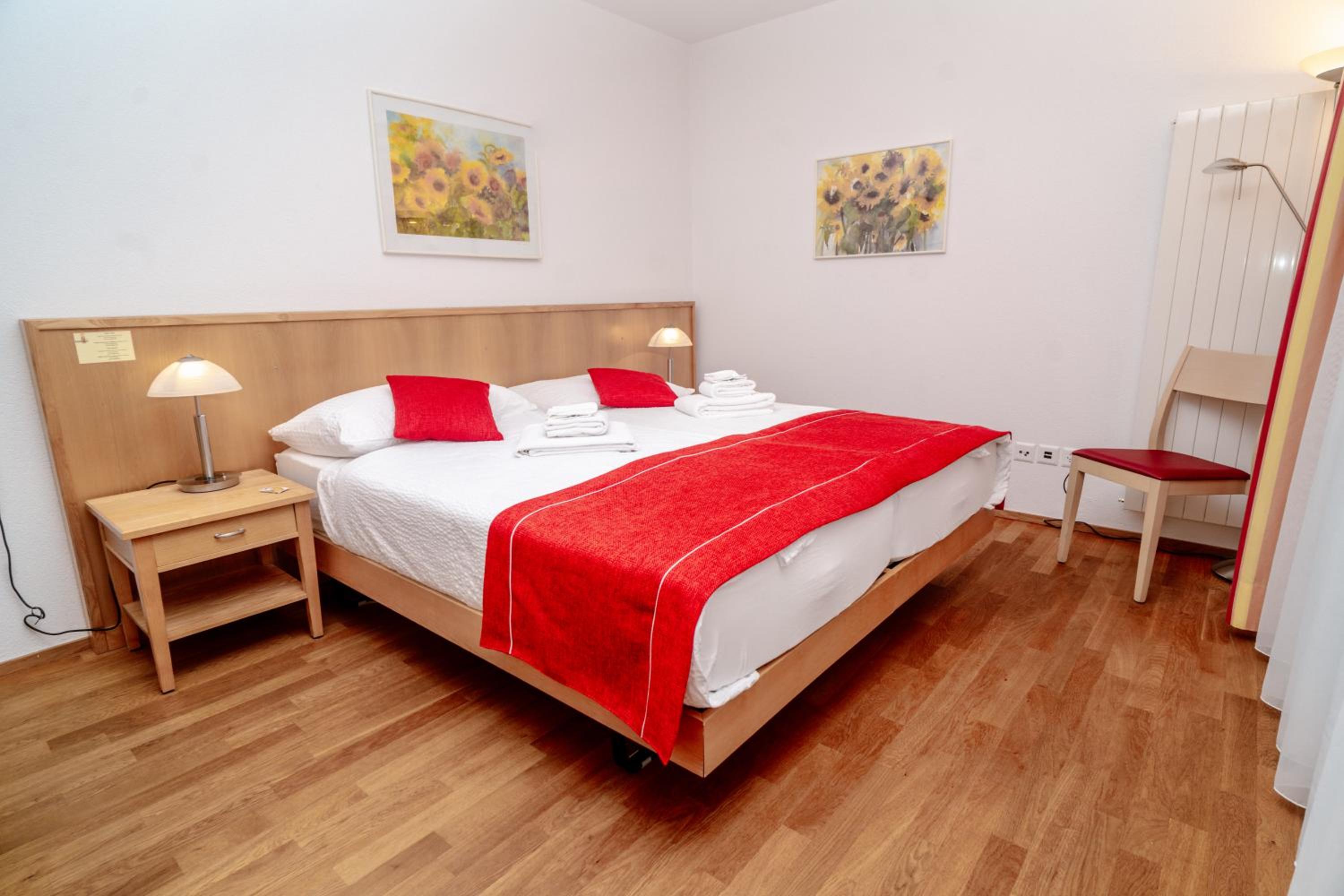 Two-Bedroom Apartment - Photo 9