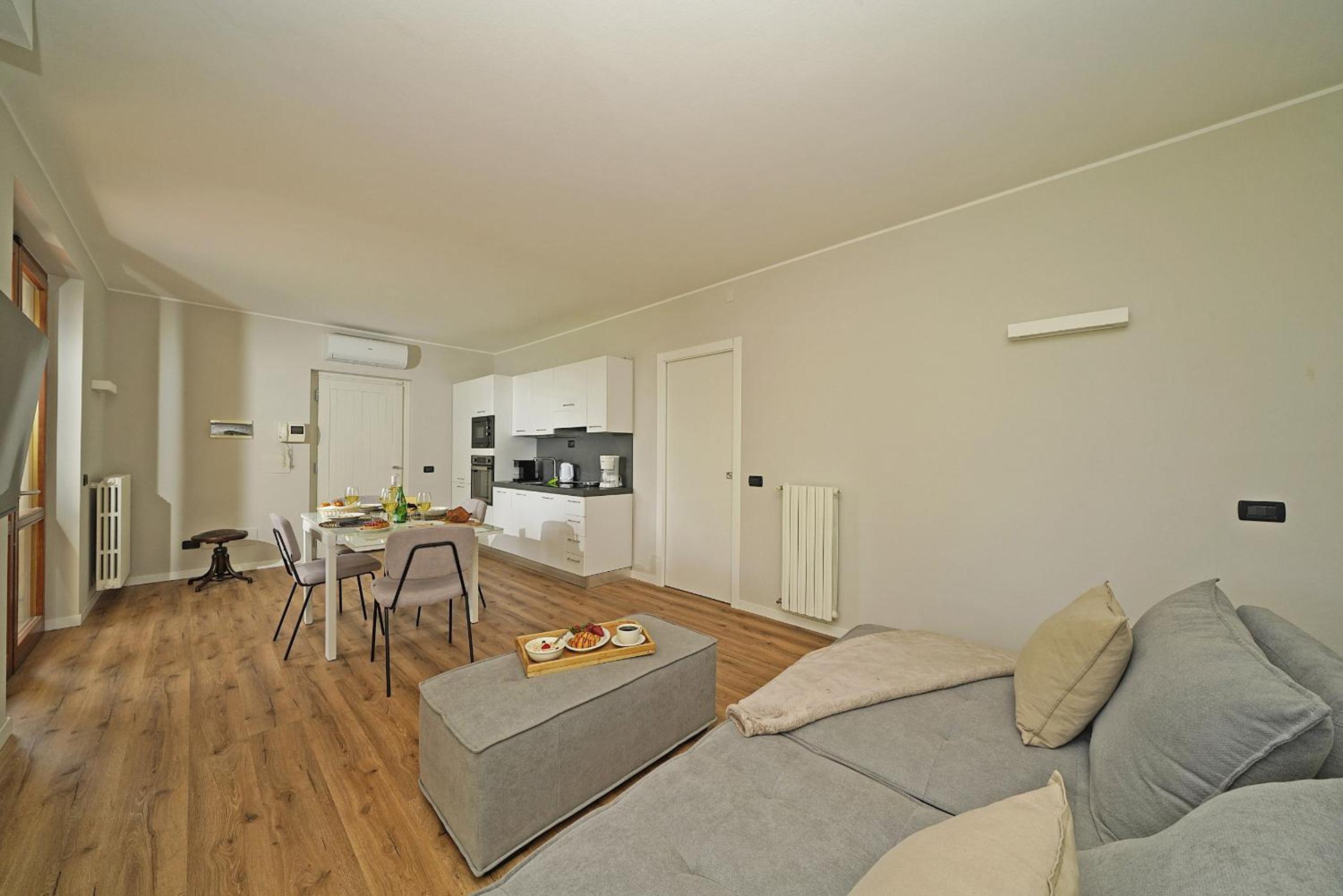 Apartment photo 2