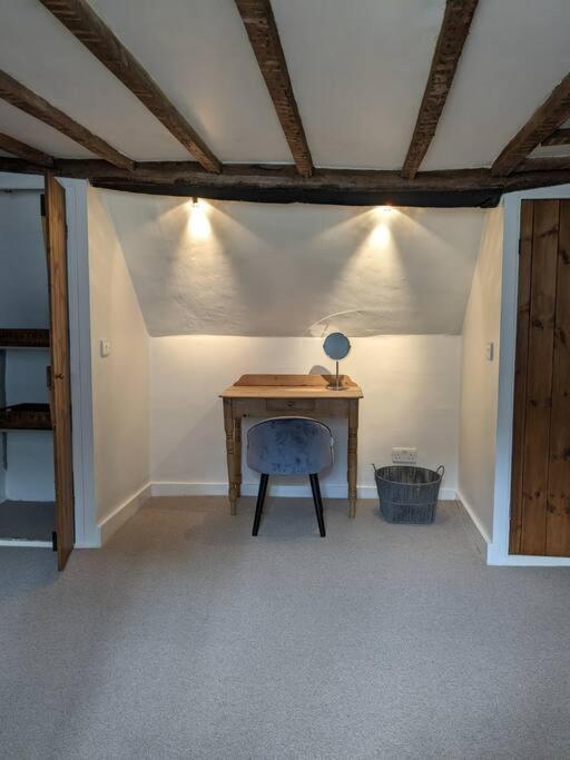 One-Bedroom House photo 1