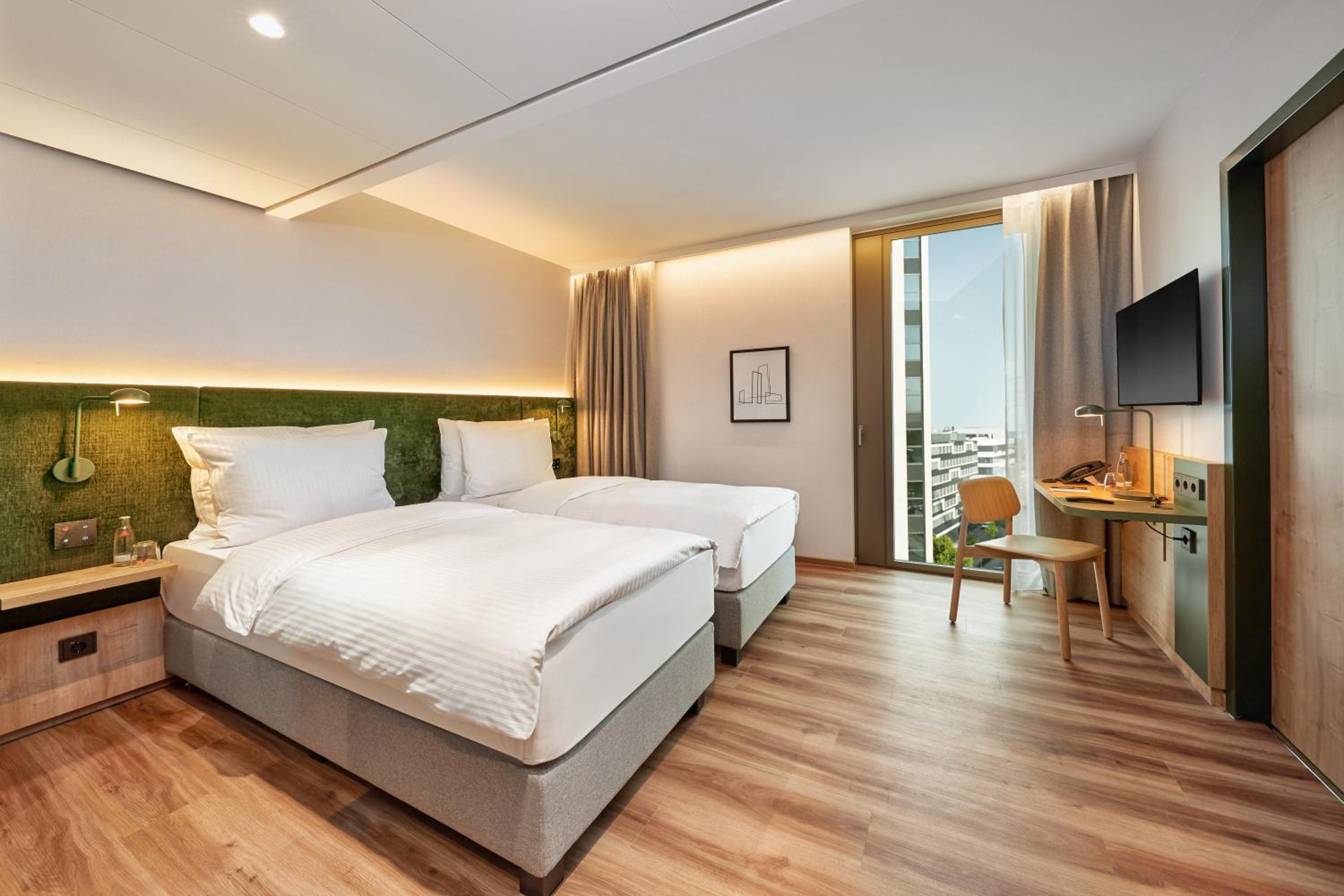 H+ Hotel Frankfurt Eschborn Room 5