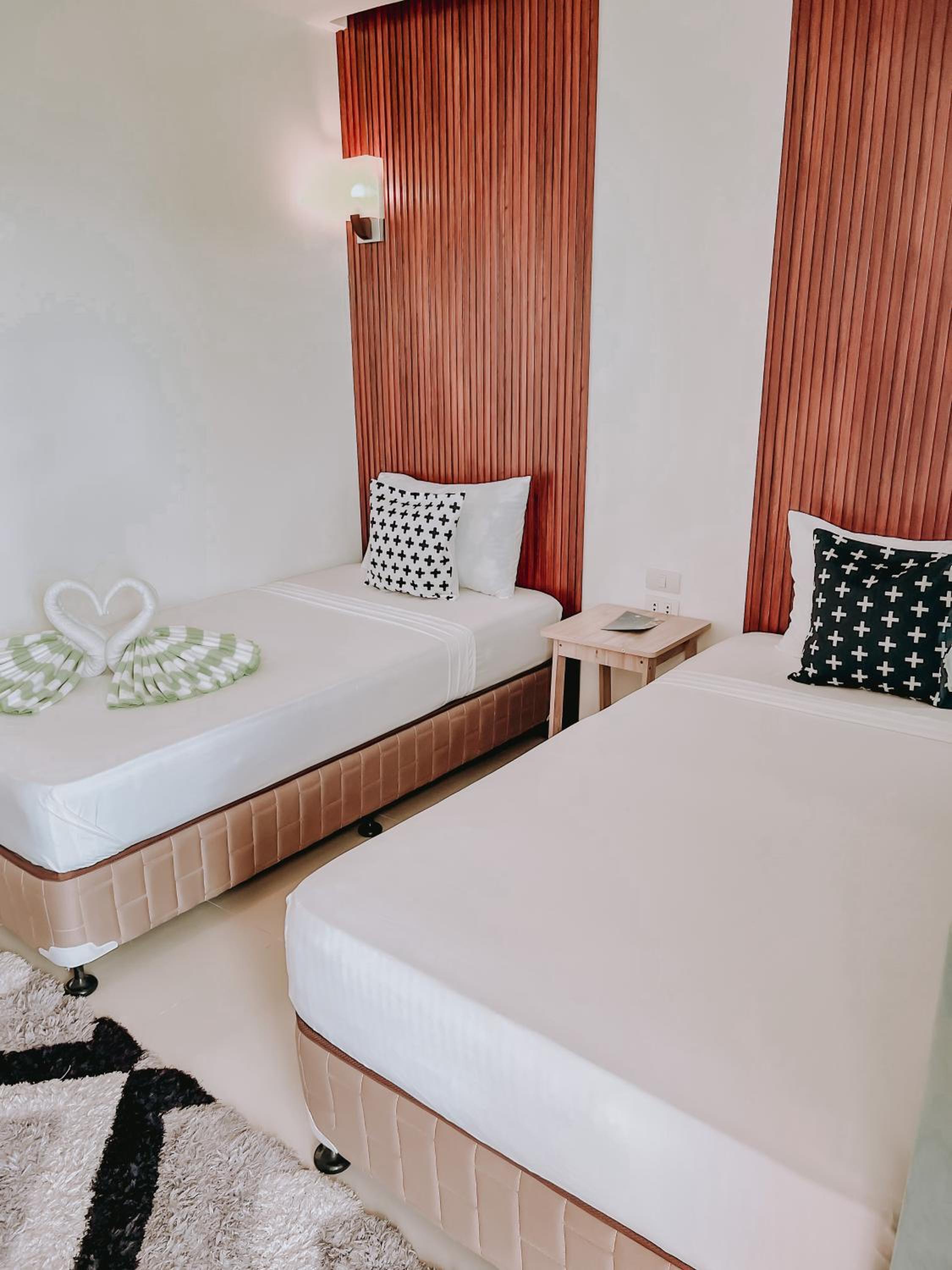 Deluxe Twin Room with Sea View - Photo 1