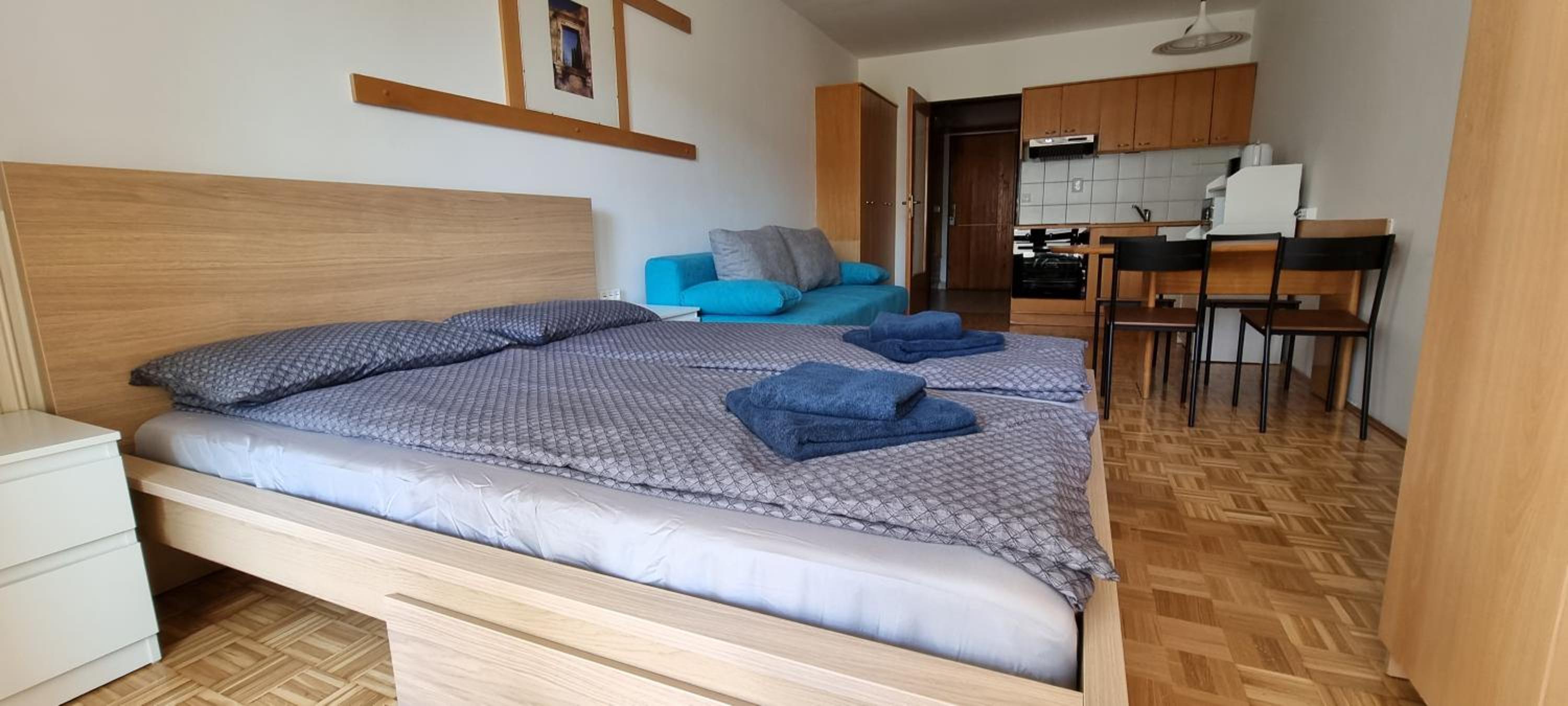 Apartment with Balcony