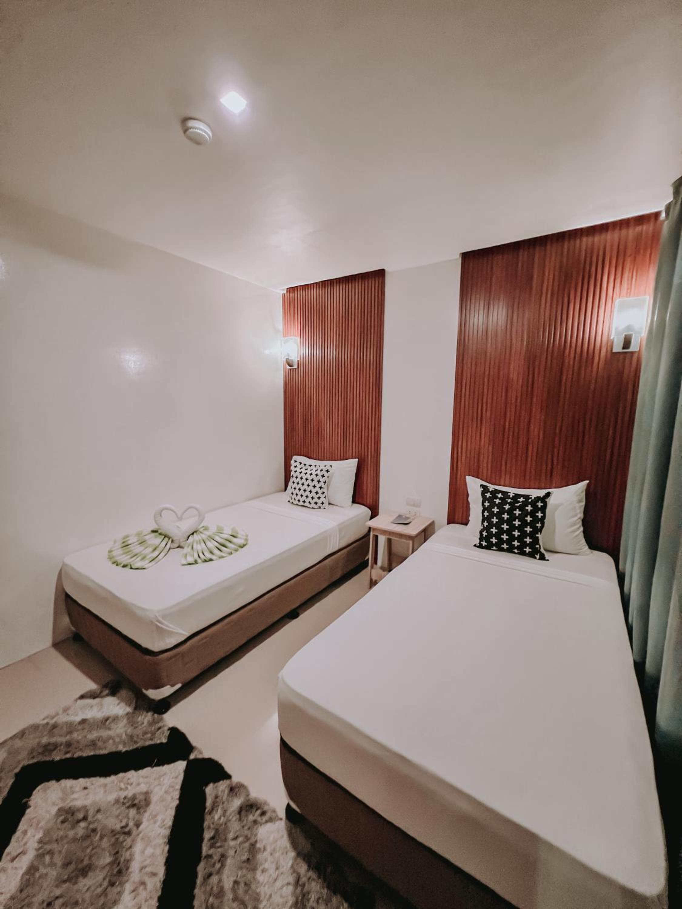 Deluxe Twin Room with Sea View - Photo 2