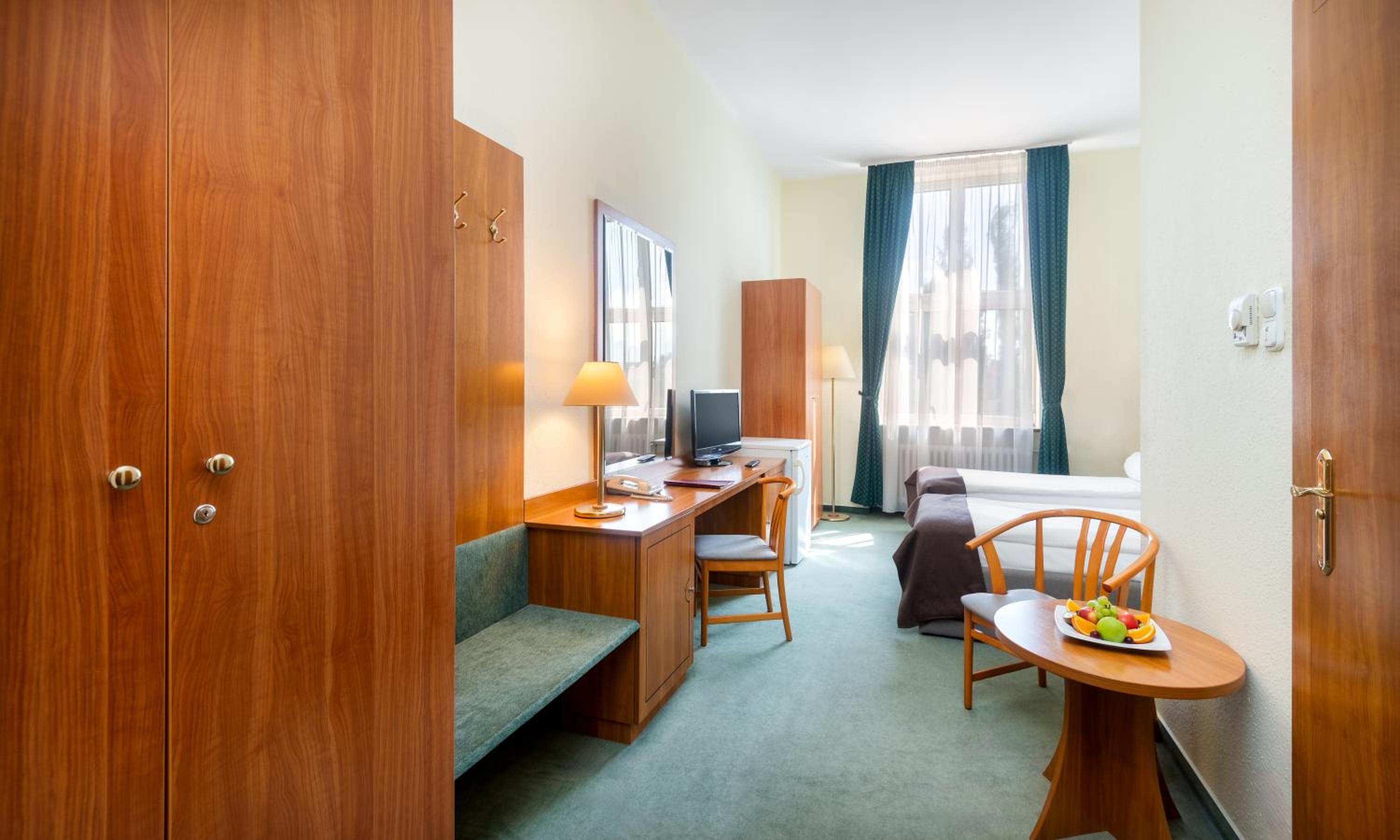Double/Twin Room - Photo 3