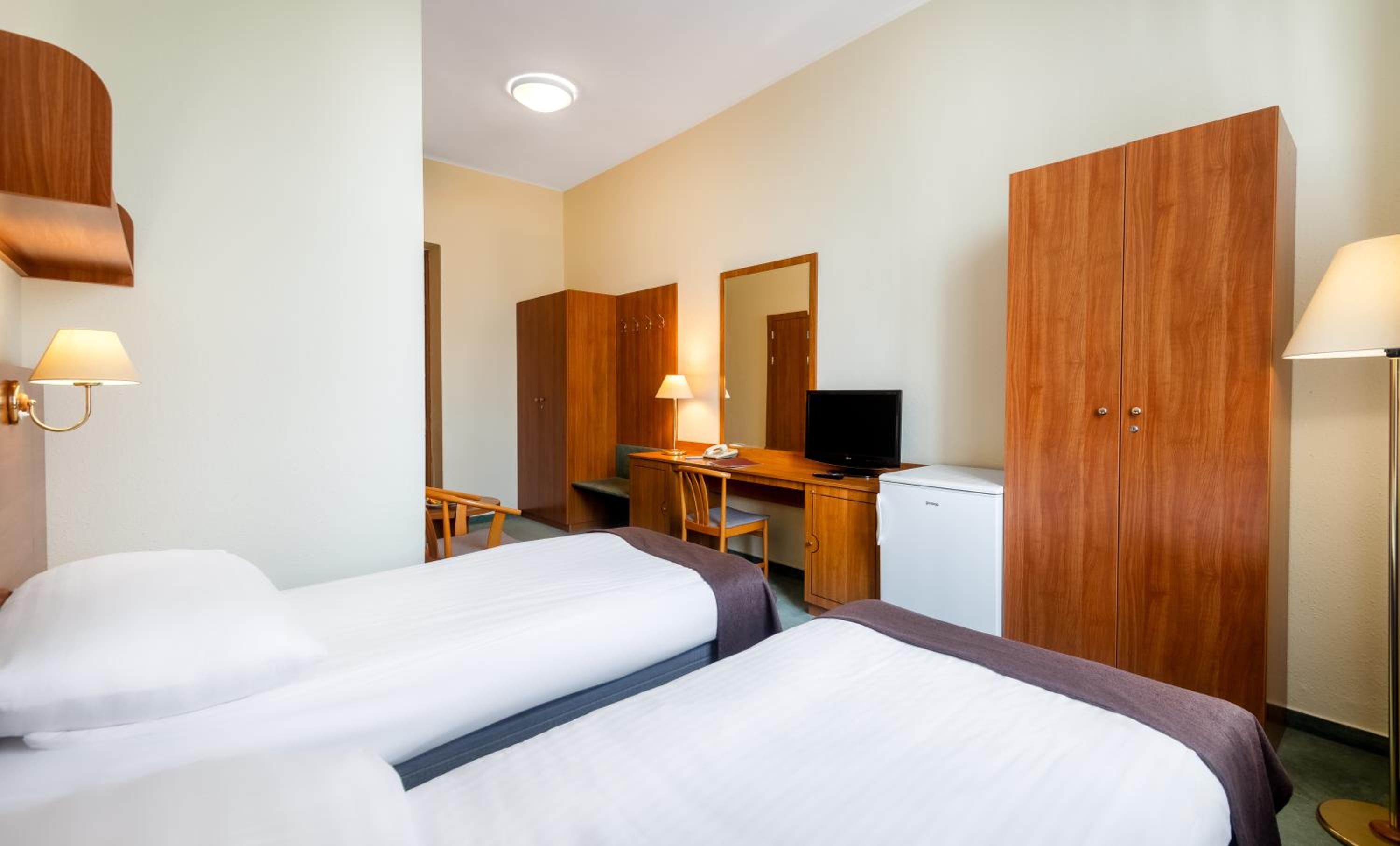 Double/Twin Room - Photo 1