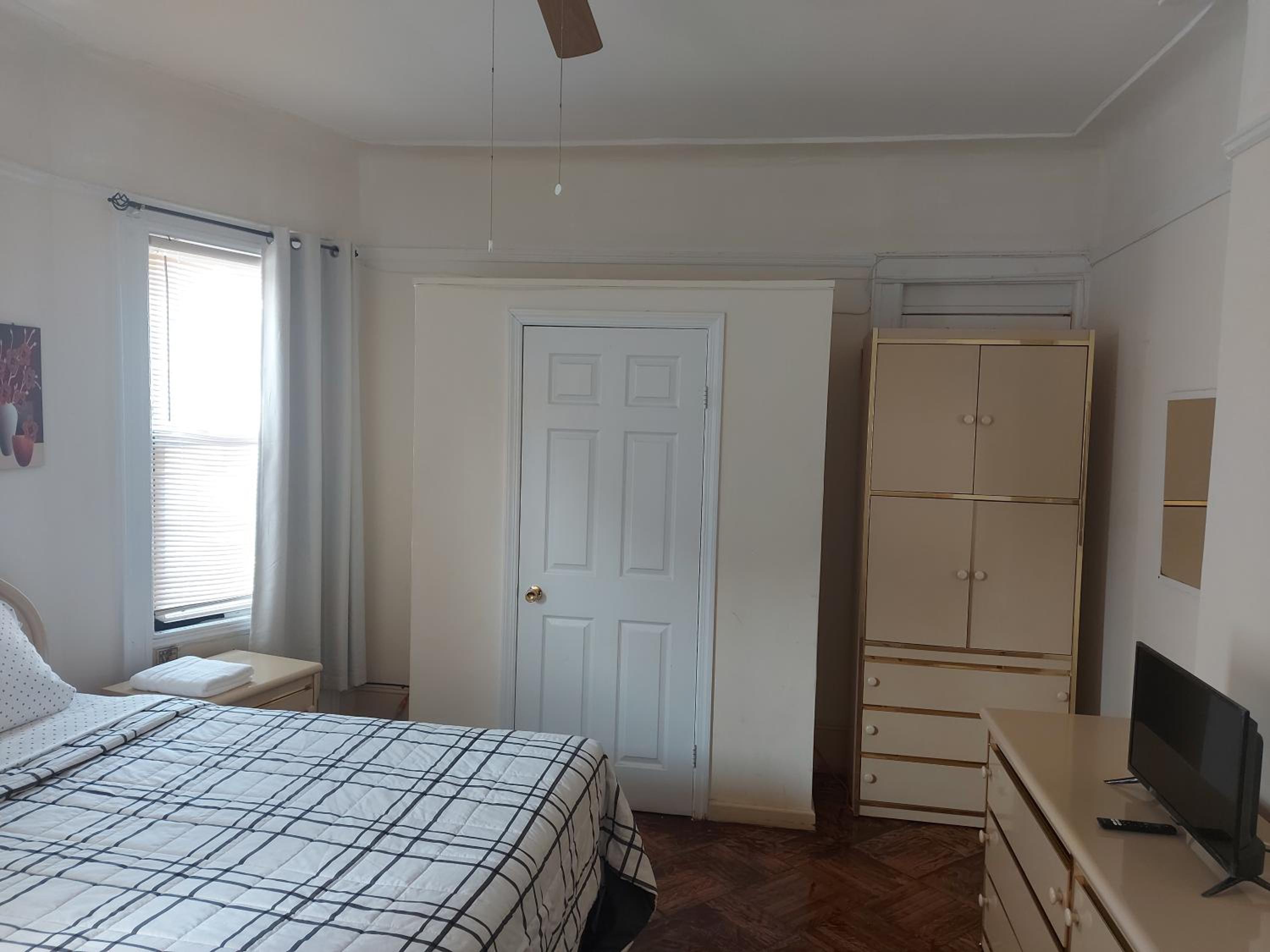 Budget Double Room photo 2