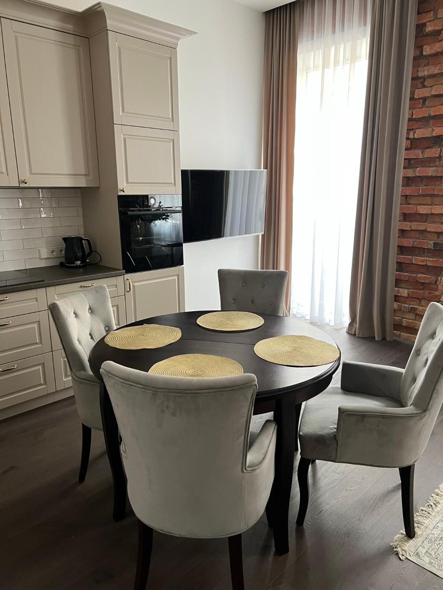 One-Bedroom Apartment - Photo 18