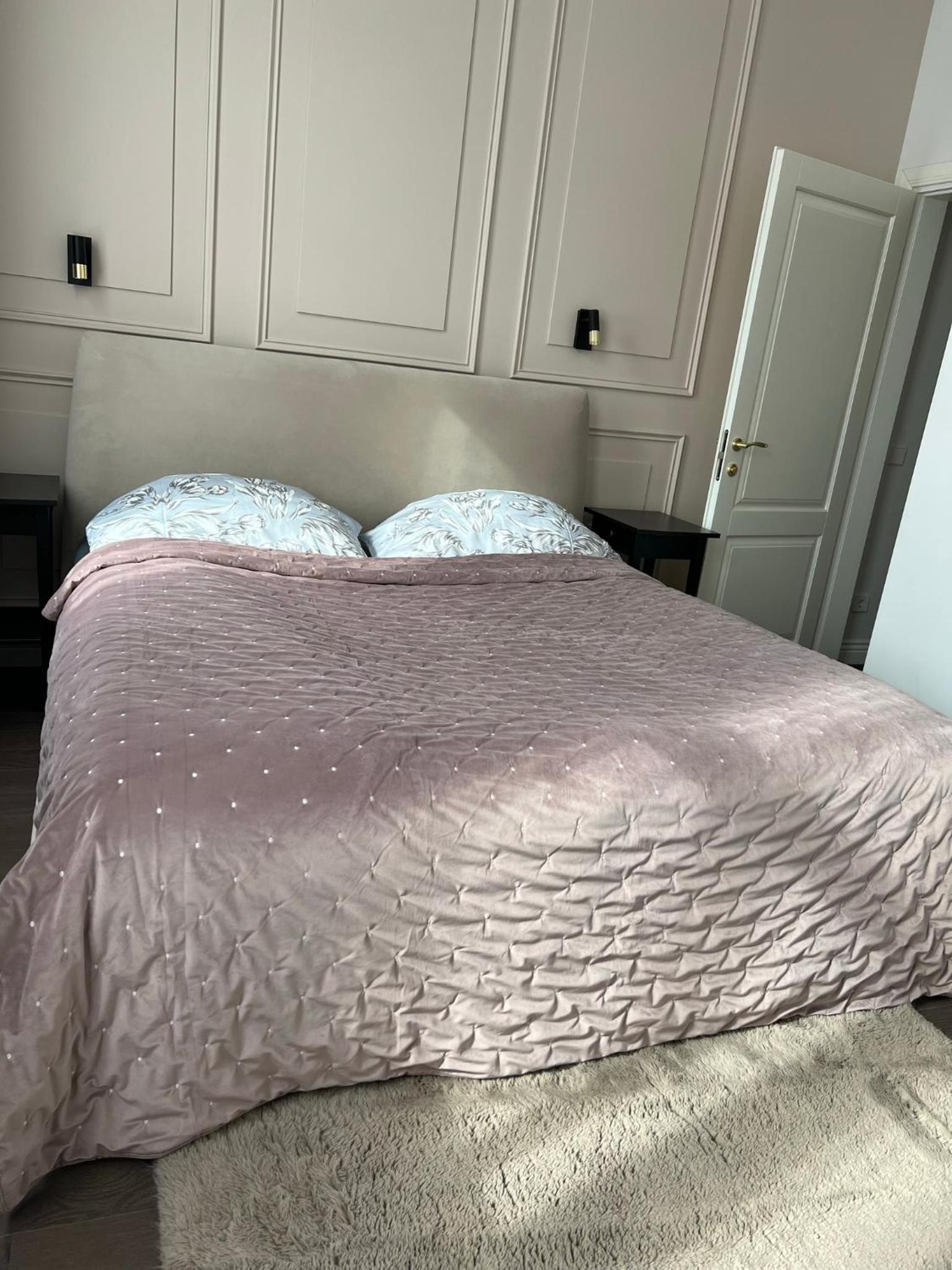 One-Bedroom Apartment - Photo 11