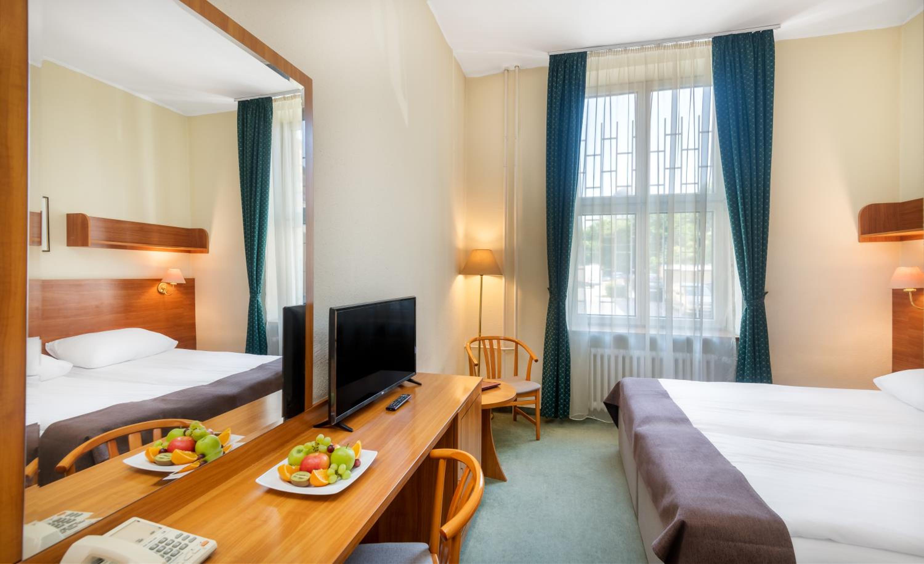 Double or Twin Room - Disability Access - Photo 3