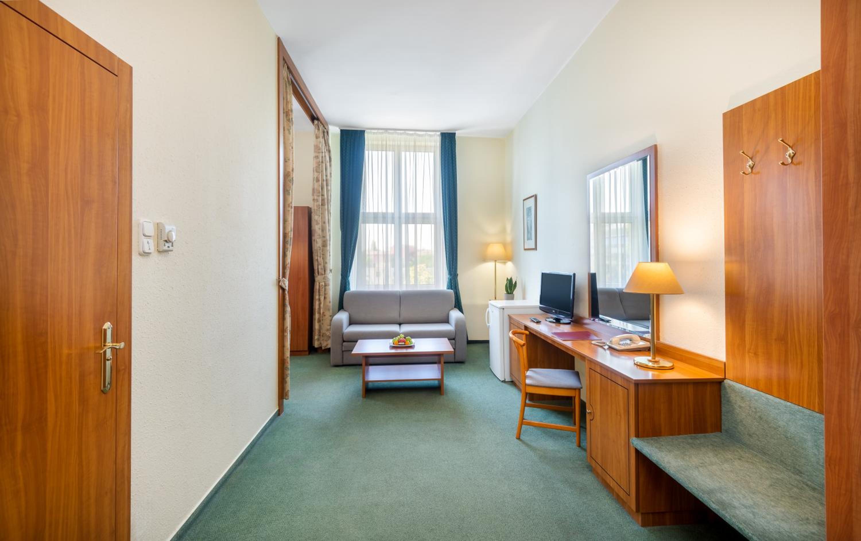 Apartment - Photo 2