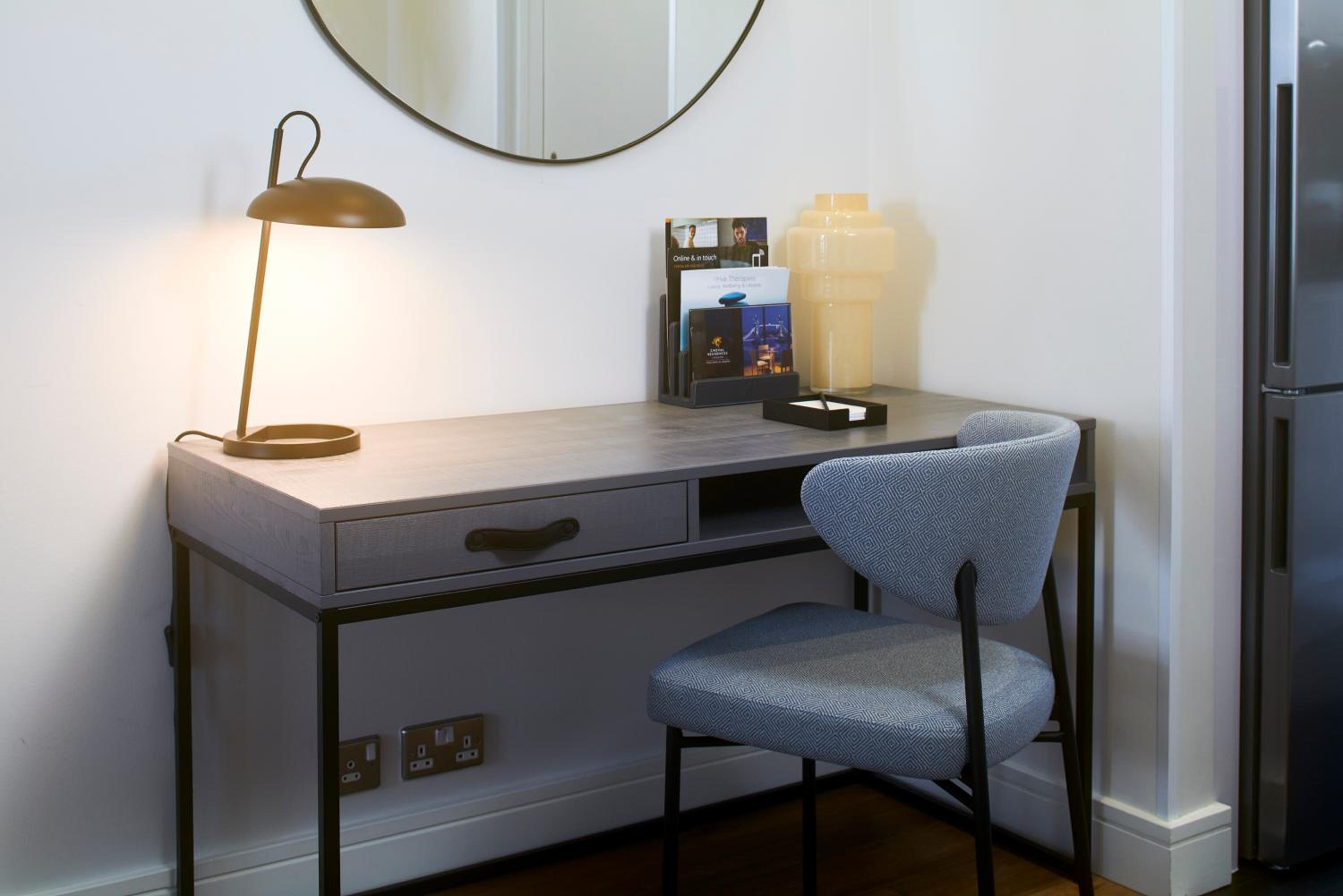 Luxury Two Bedroom Apartment with Sofa Bed