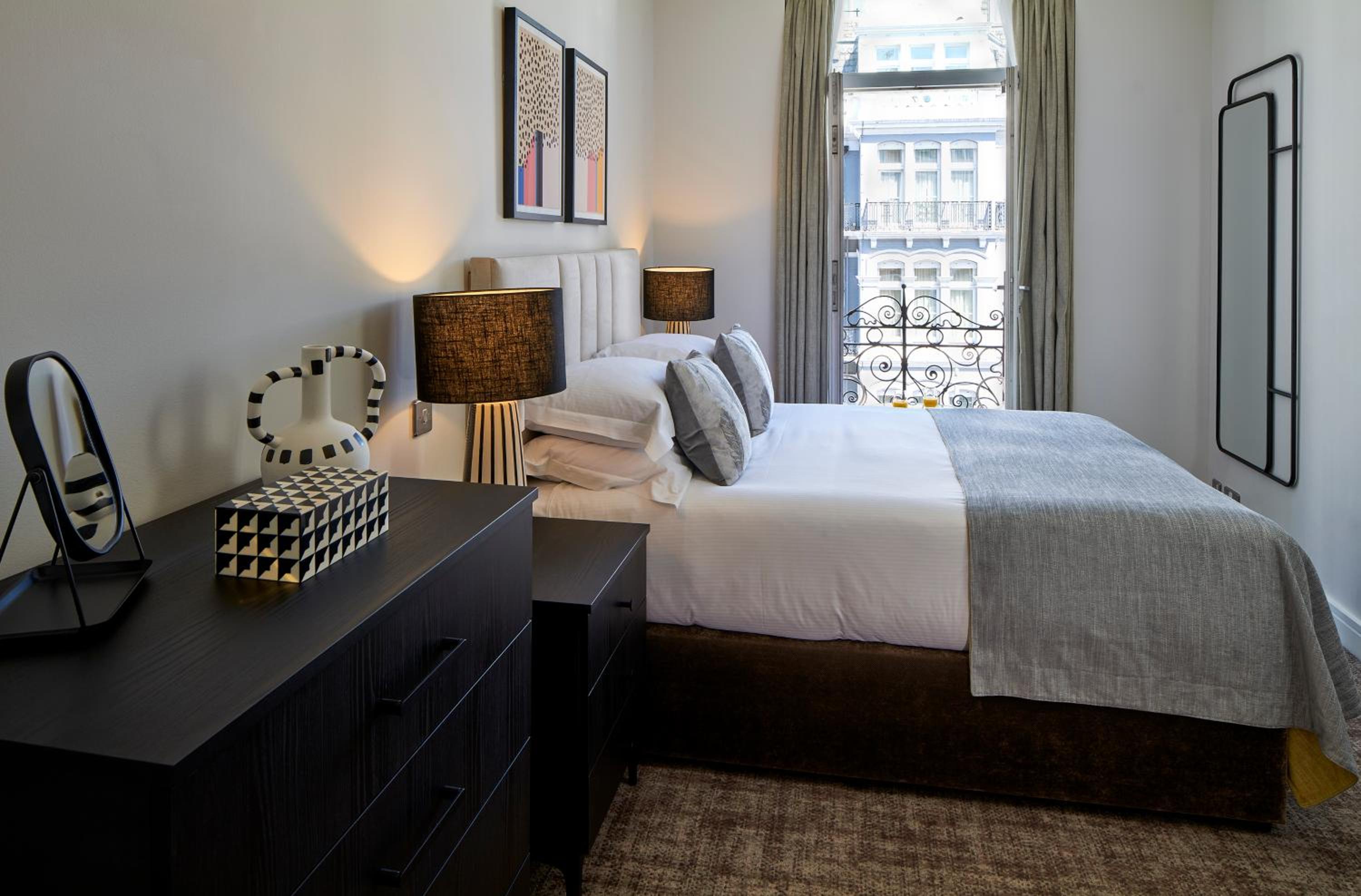 Luxury Two Bedroom Apartment with Sofa Bed photo 3