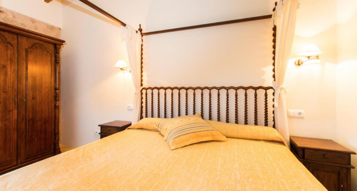 Es Sostre: Apartamento con vista a la piscina (2 adultos + 2 niños)