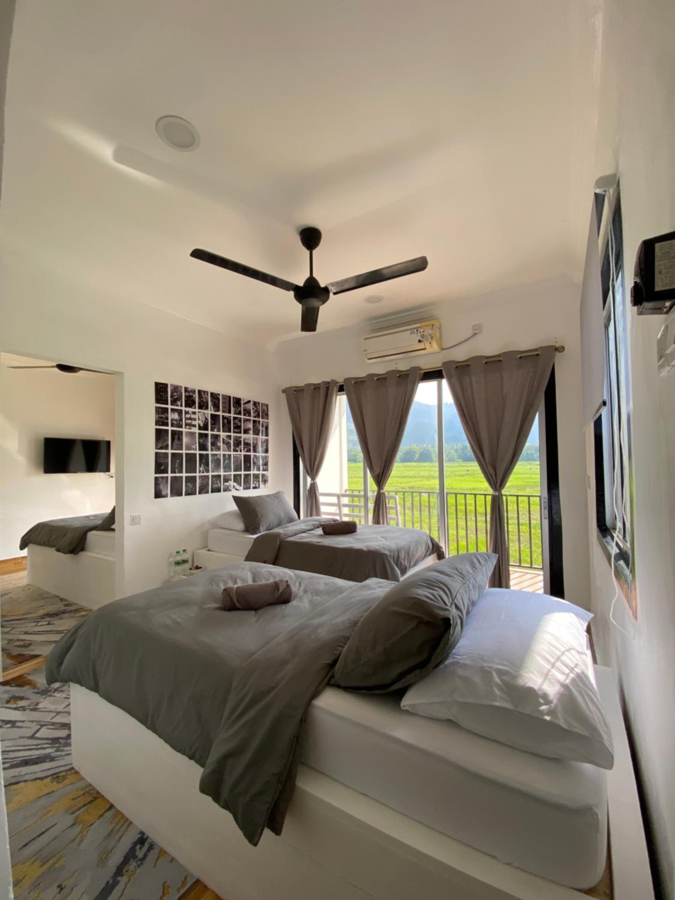 Family Room with Mountain View