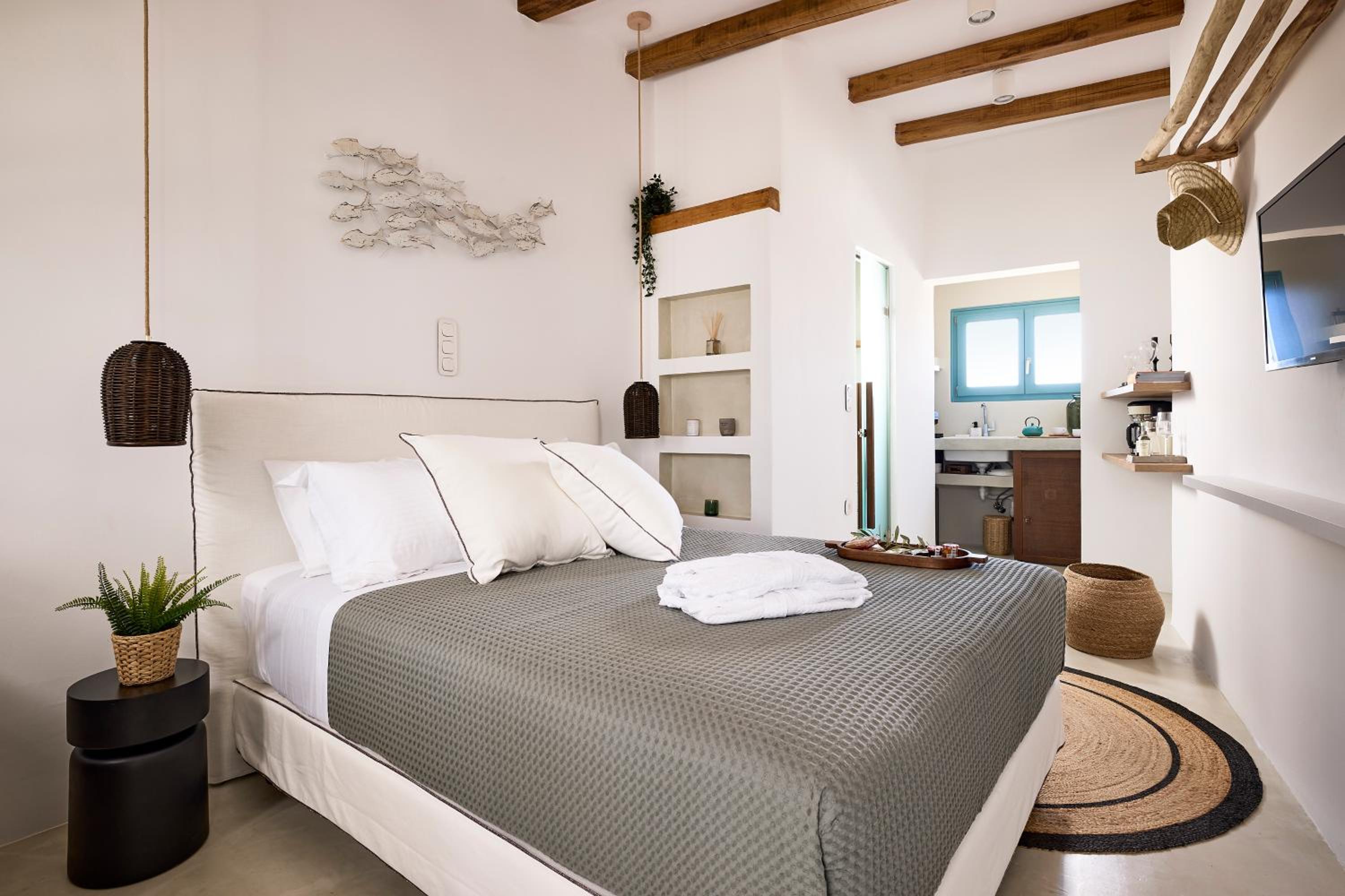 Deluxe Double Room with Balcony photo 1