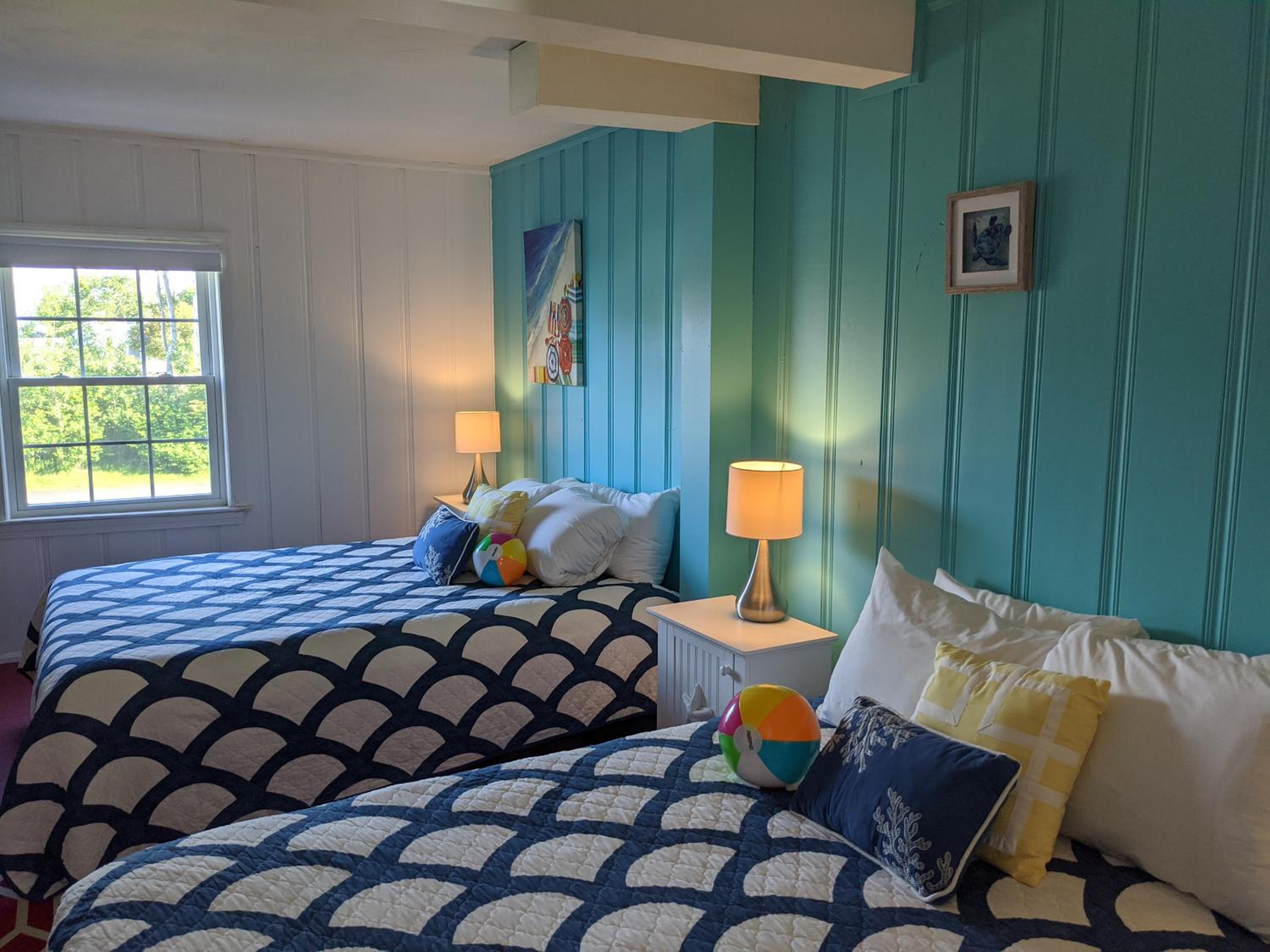 Vintage Decor 2 Queen Bed Ocean View photo 1