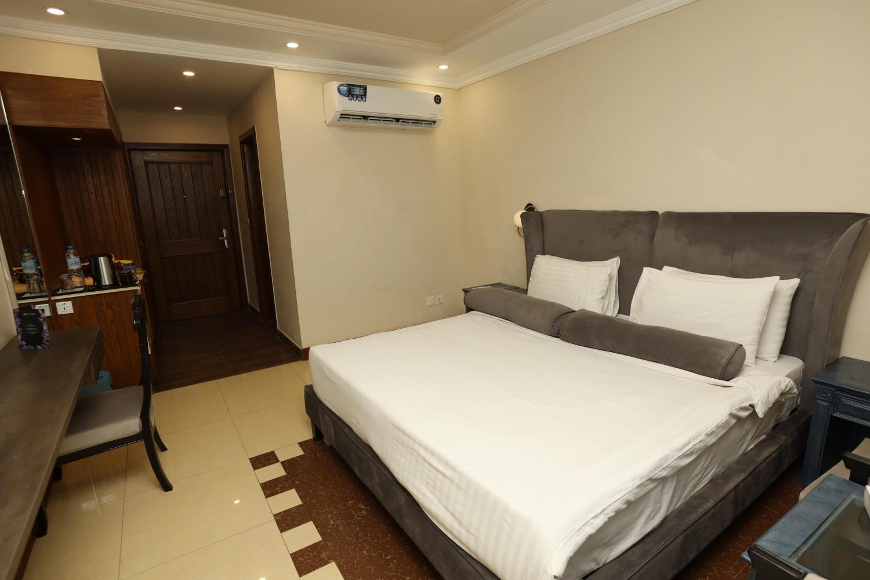 Deluxe Single Room