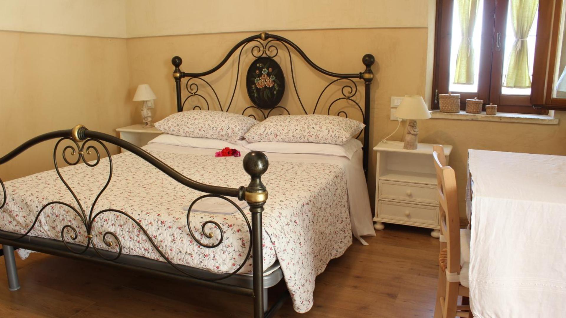 Double Room - Photo 8