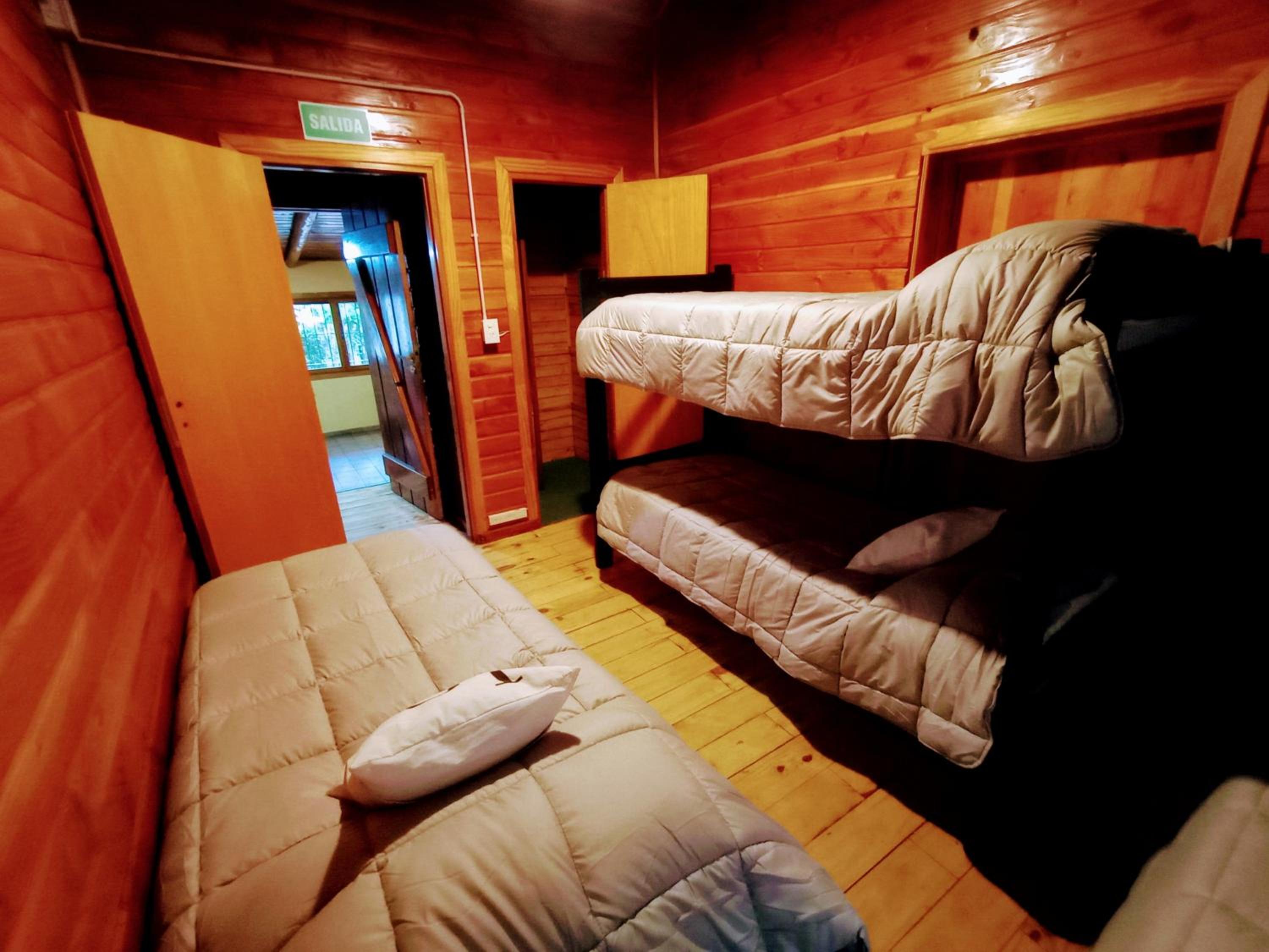 Economy Quadruple Room With Shared Bathroom photo 2